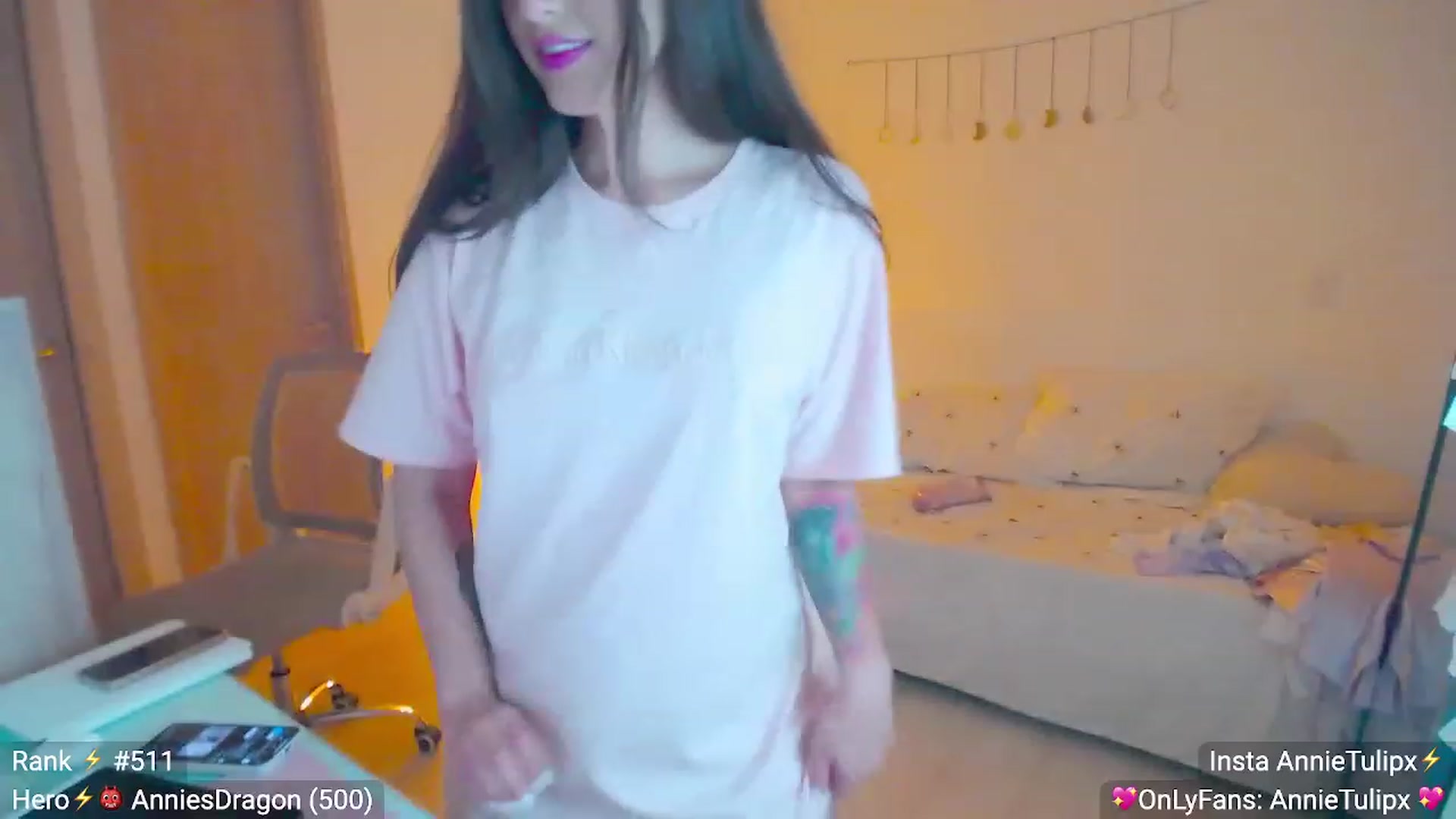 Gallery image thumbnail from Insanna's myfreecams stream on, 06/17/2023, 01:24 image 20 of 20