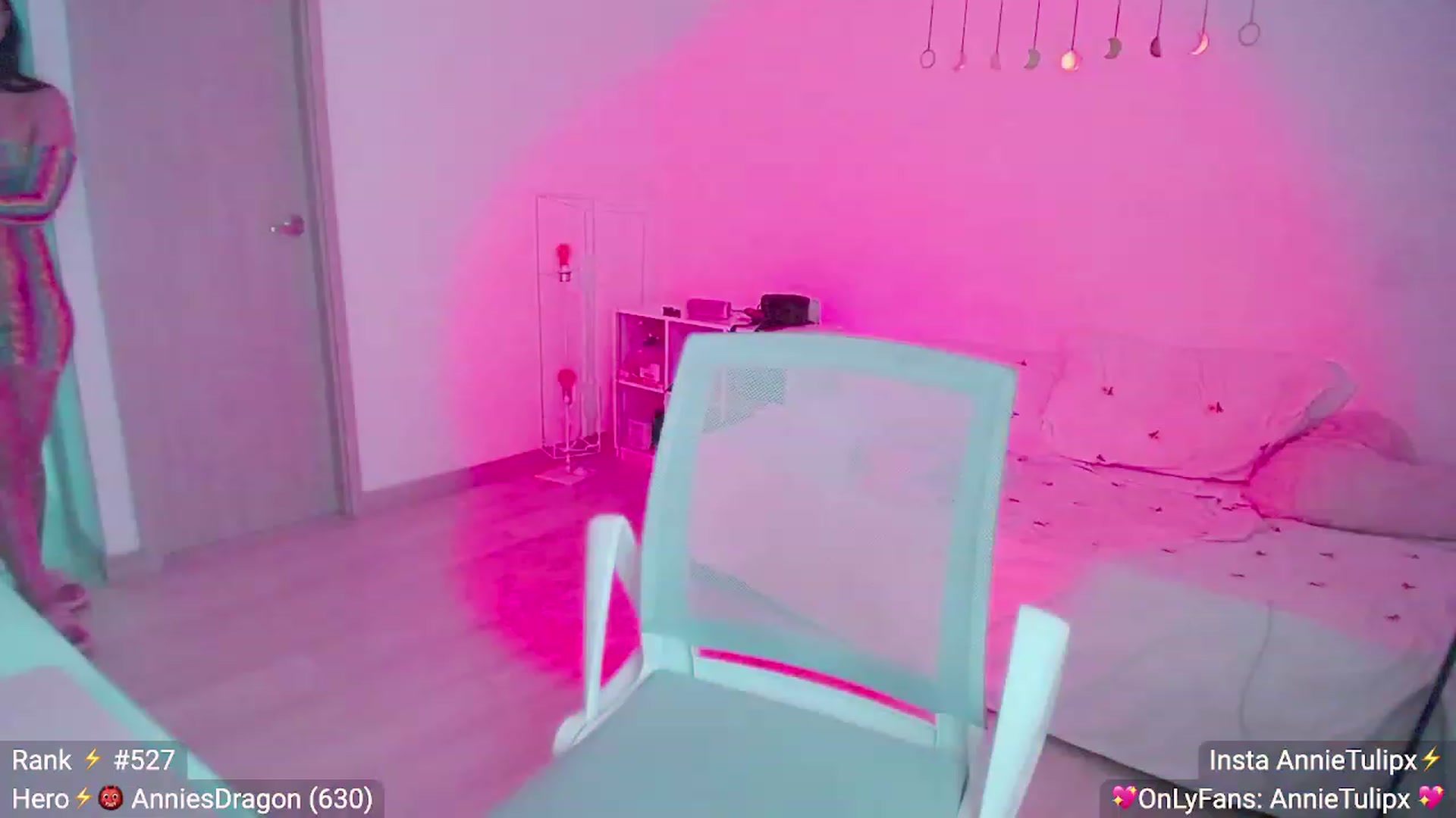 Gallery image thumbnail from Insanna's myfreecams stream on, 06/18/2023, 01:13 image 20 of 20