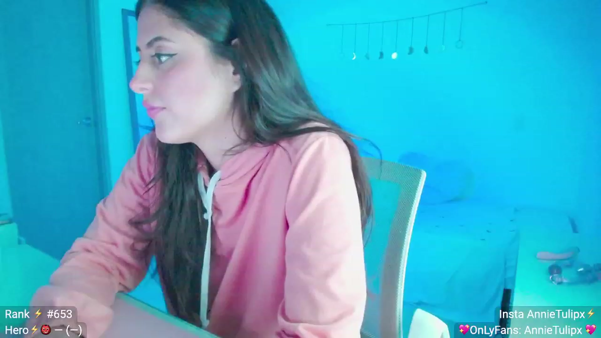 Gallery image thumbnail from Insanna's myfreecams stream on, 06/20/2023, 23:28 image 9 of 20