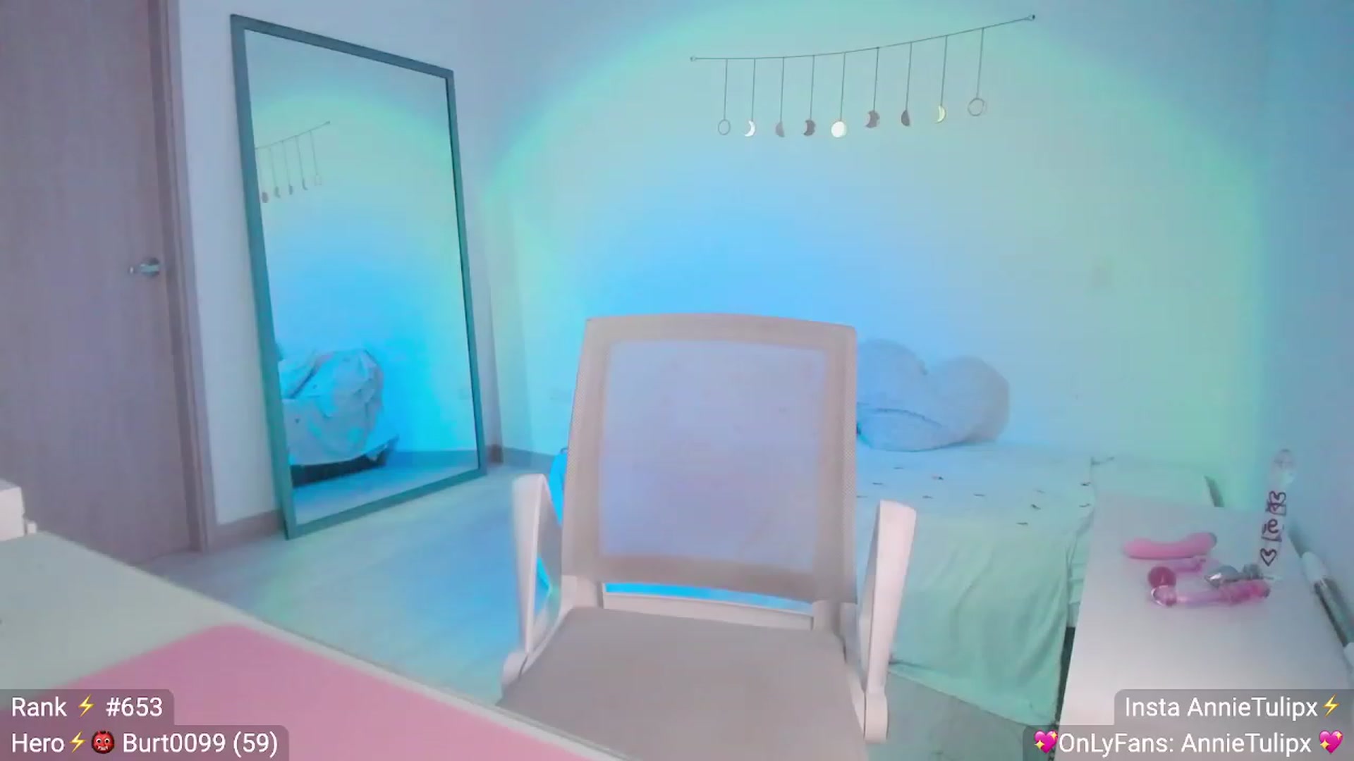 Gallery image thumbnail from Insanna's myfreecams stream on, 06/21/2023, 24:02 image 14 of 20