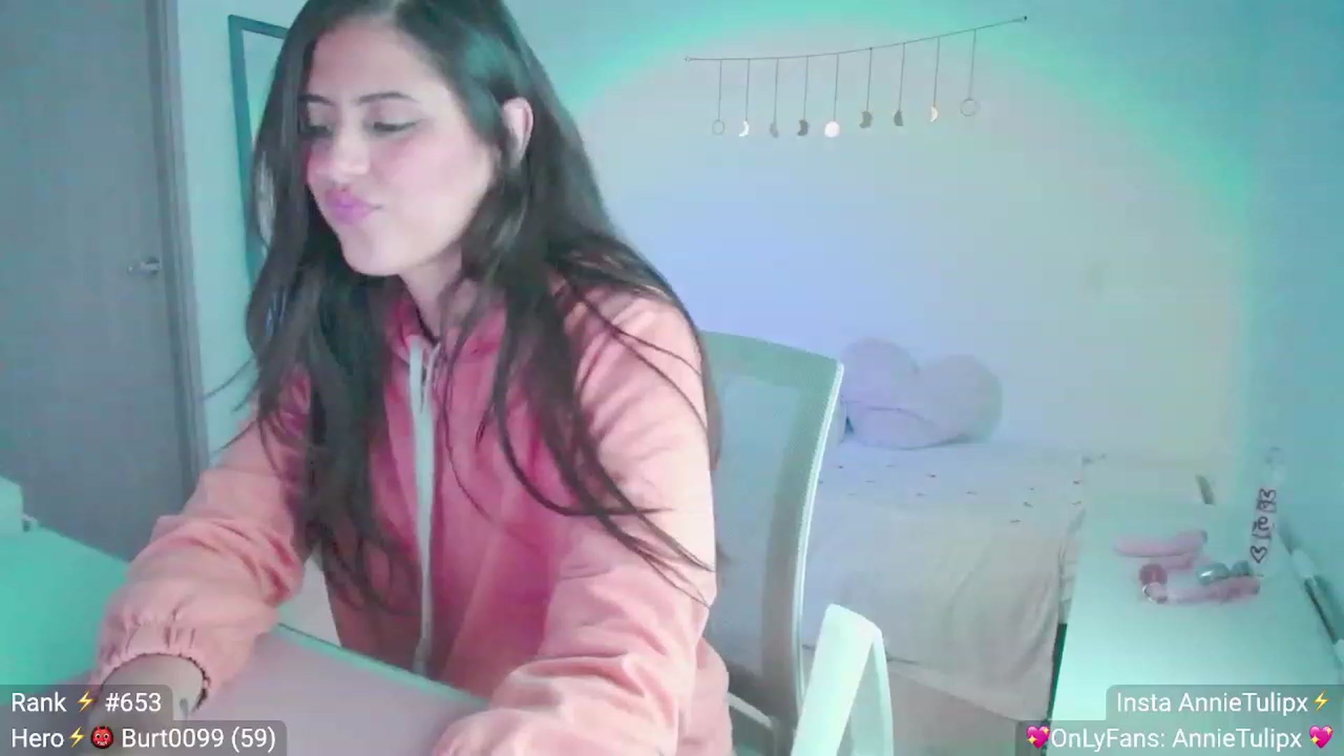 Gallery image thumbnail from Insanna's myfreecams stream on, 06/21/2023, 24:02 image 9 of 20