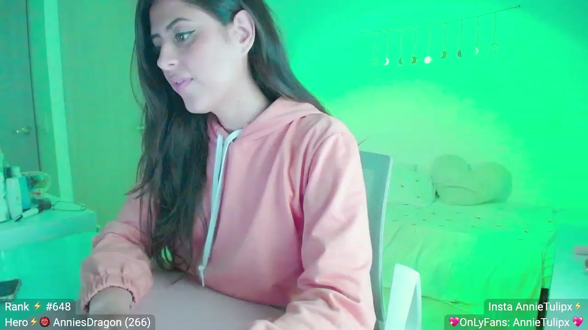 Gallery image thumbnail from Insanna's myfreecams stream on, 06/21/2023, 02:01 image 6 of 20