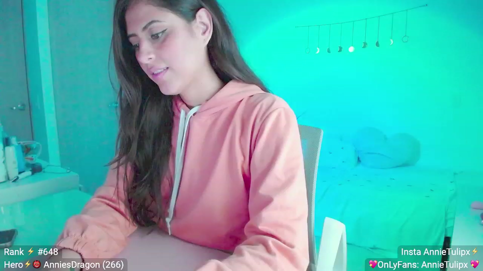 Gallery image thumbnail from Insanna's myfreecams stream on, 06/21/2023, 02:01 image 7 of 20