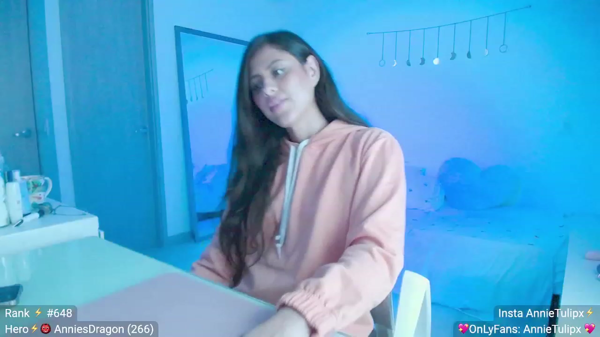 Gallery image thumbnail from Insanna's myfreecams stream on, 06/21/2023, 02:01 image 9 of 20