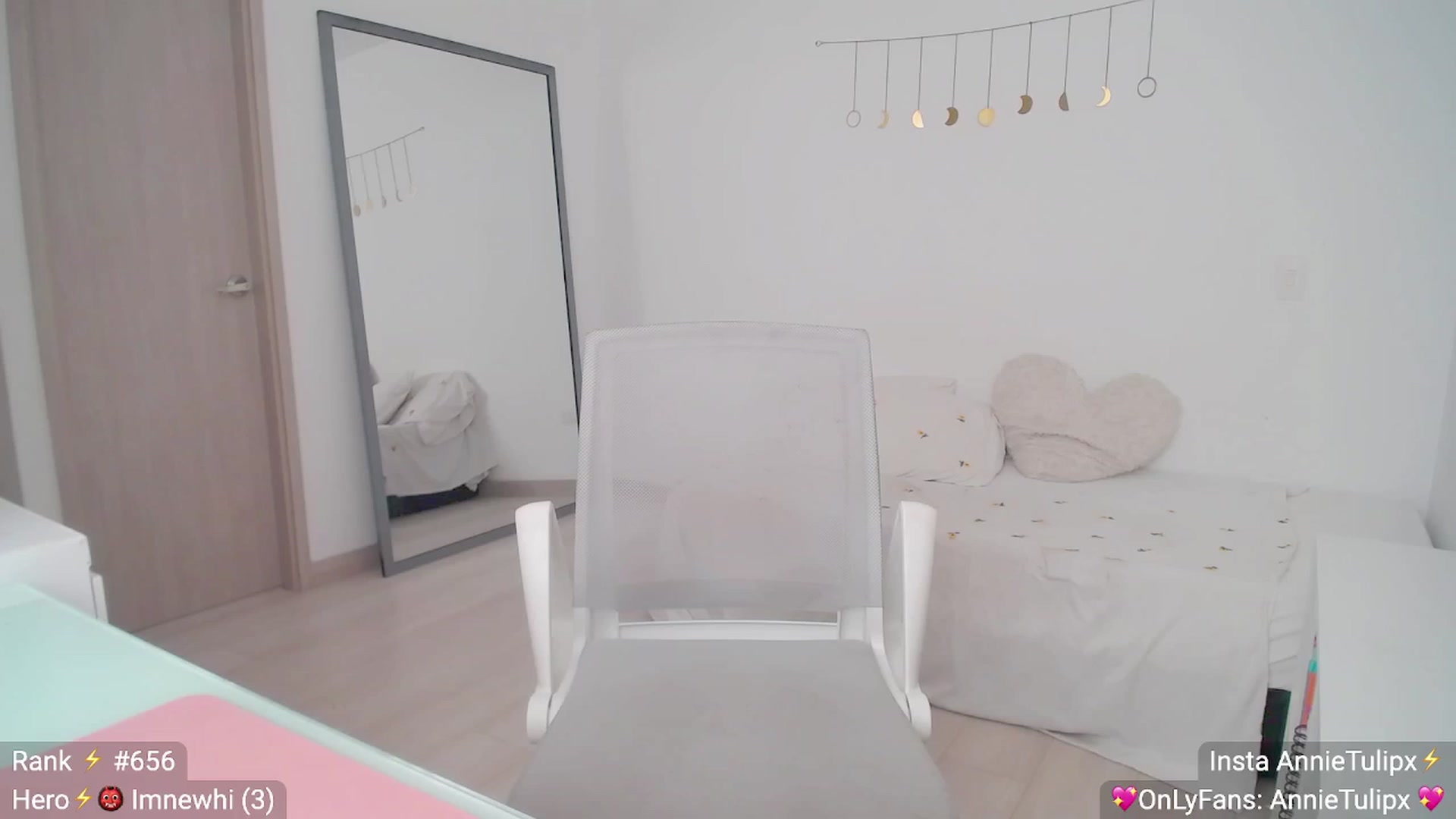 Gallery image thumbnail from Insanna's myfreecams stream on, 06/21/2023, 17:33 image 9 of 20
