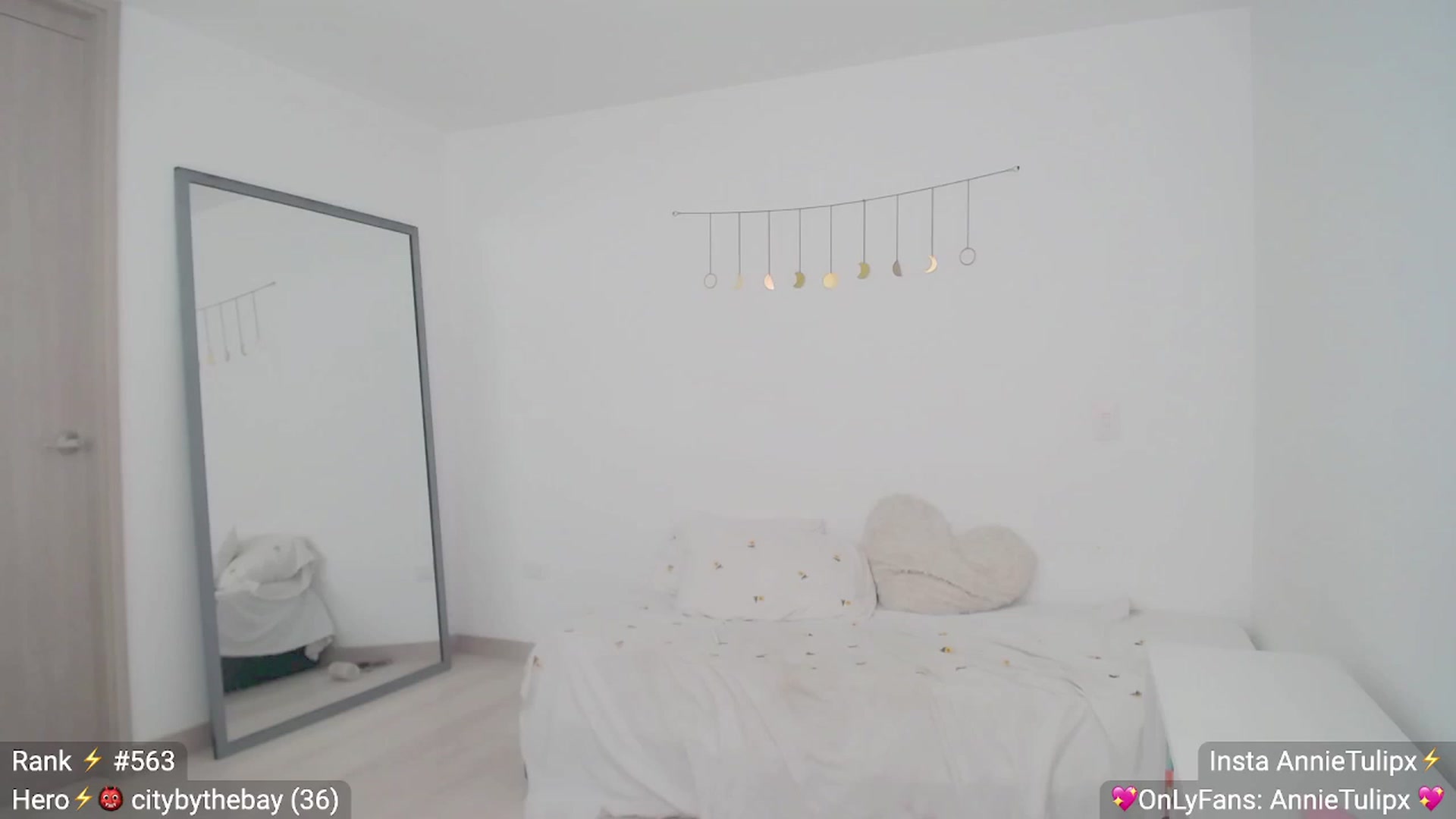 Gallery image thumbnail from Insanna's myfreecams stream on, 06/24/2023, 20:26 image 4 of 20