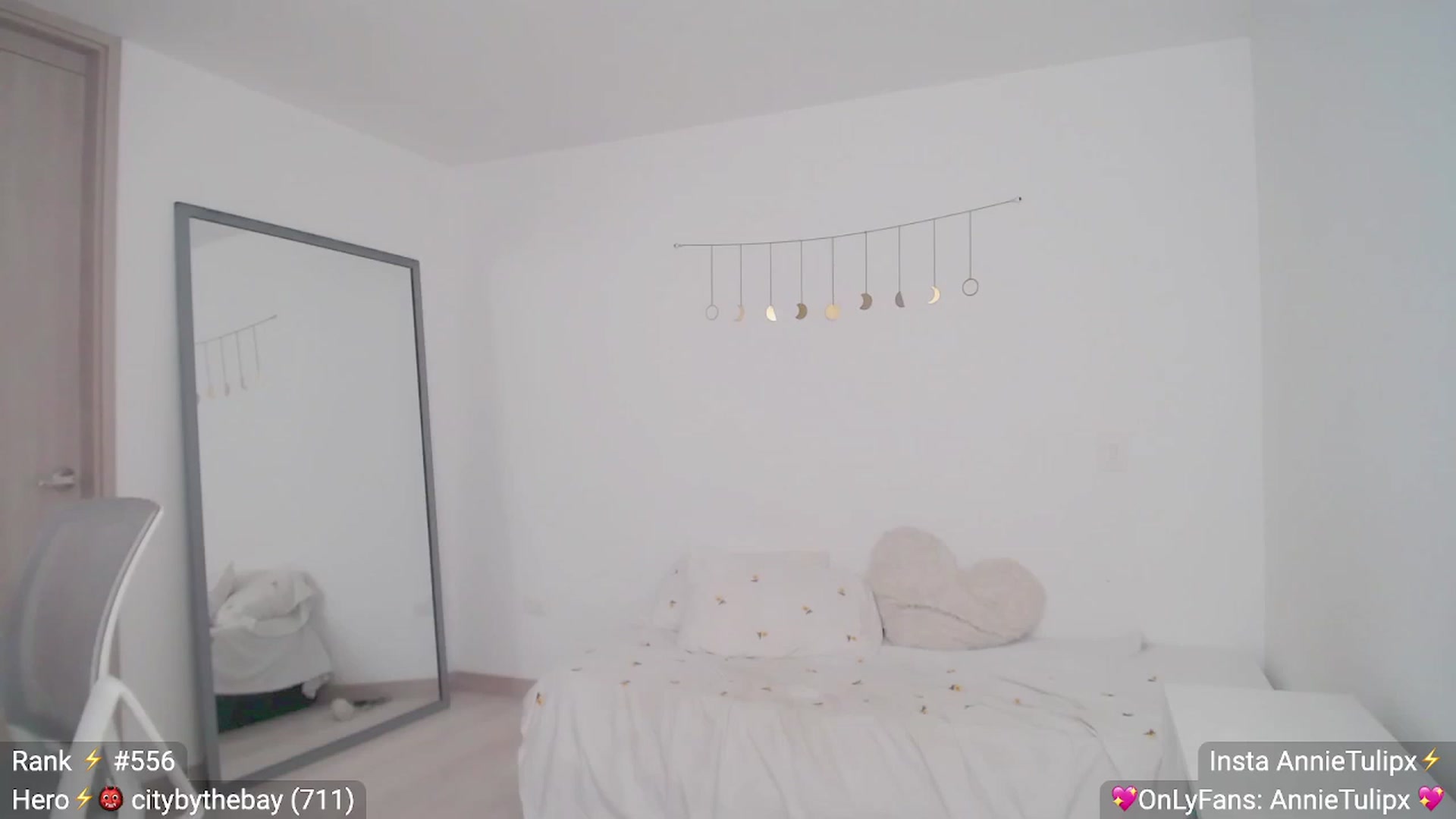 Gallery image thumbnail from Insanna's myfreecams stream on, 06/24/2023, 22:03 image 15 of 20