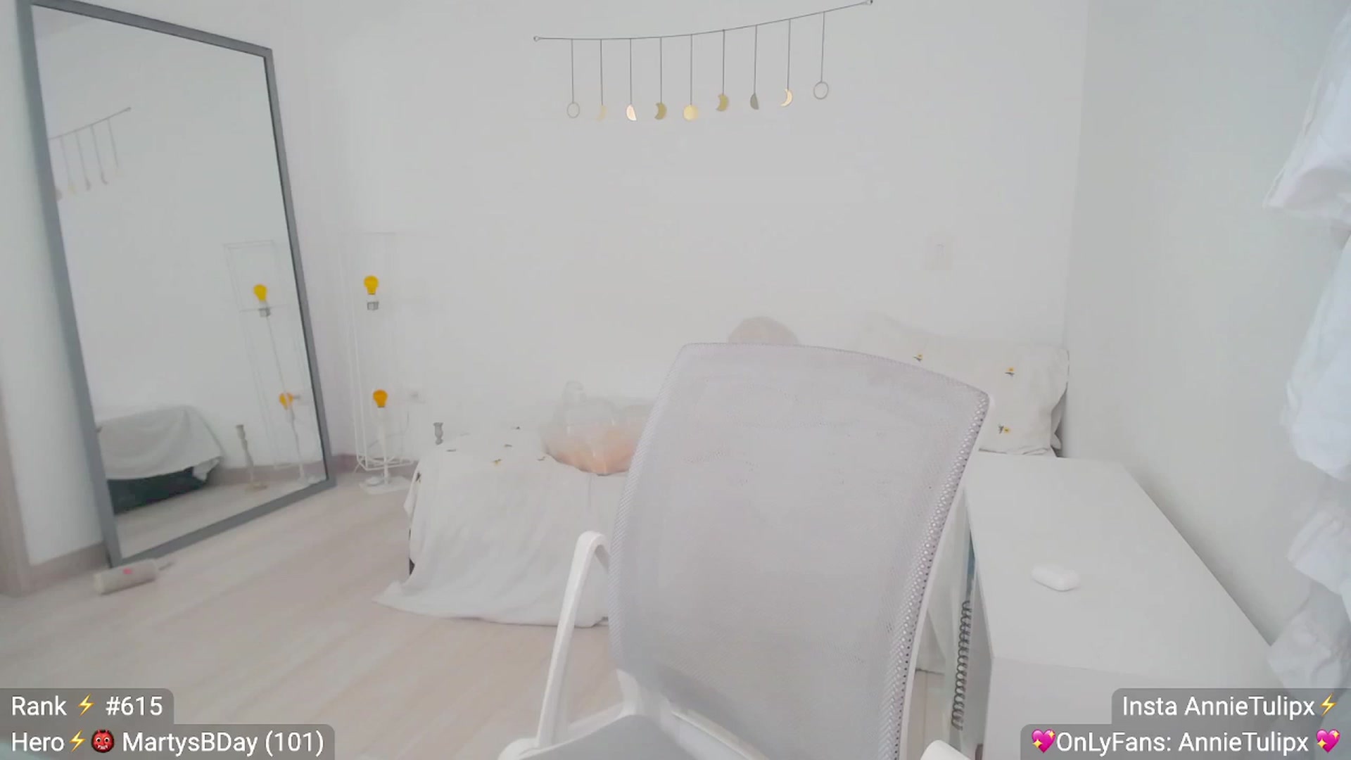 Gallery image thumbnail from Insanna's myfreecams stream on, 06/26/2023, 14:46 image 6 of 20