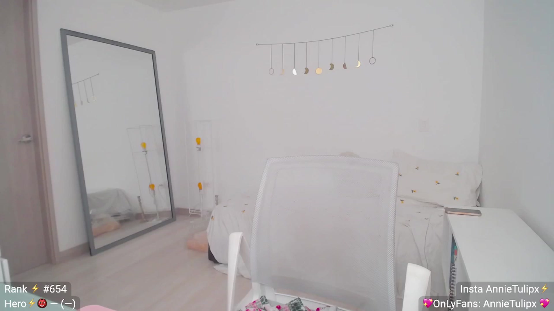 Gallery image thumbnail from Insanna's myfreecams stream on, 06/27/2023, 14:31 image 11 of 20