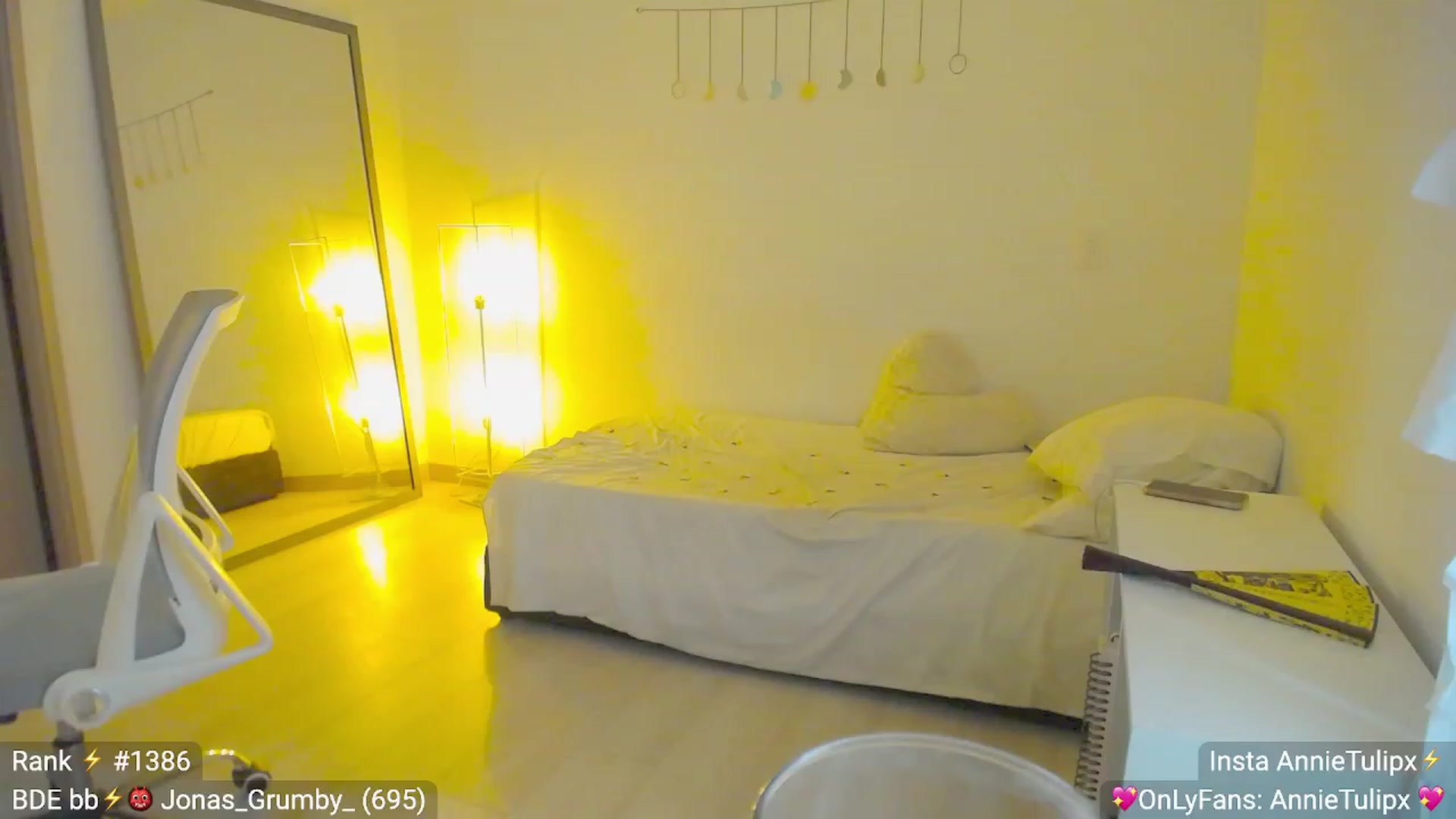 Gallery image thumbnail from Insanna's myfreecams stream on, 07/02/2023, 01:51 image 6 of 20