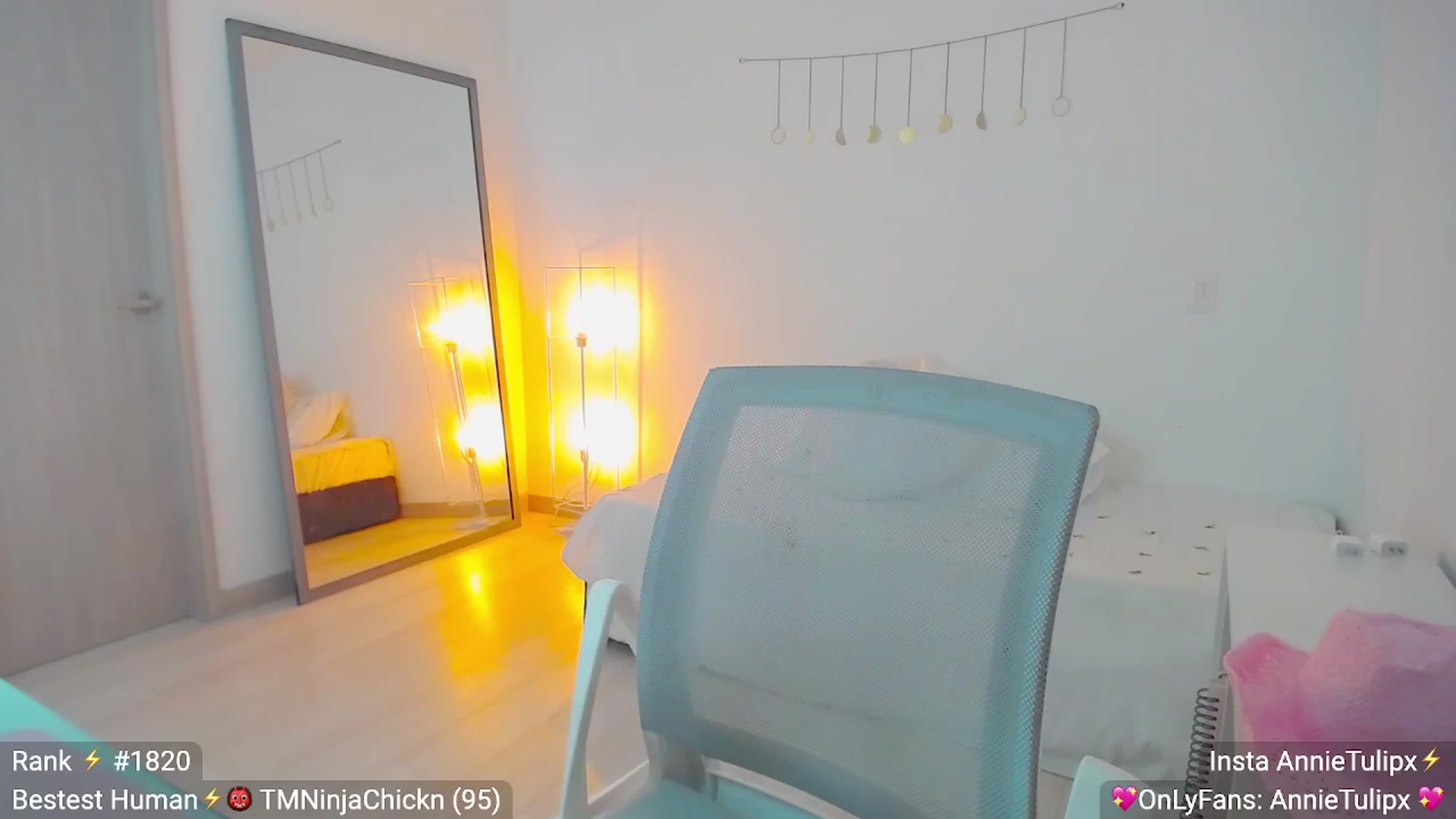 Gallery image thumbnail from Insanna's myfreecams stream on, 07/06/2023, 23:52 image 16 of 20