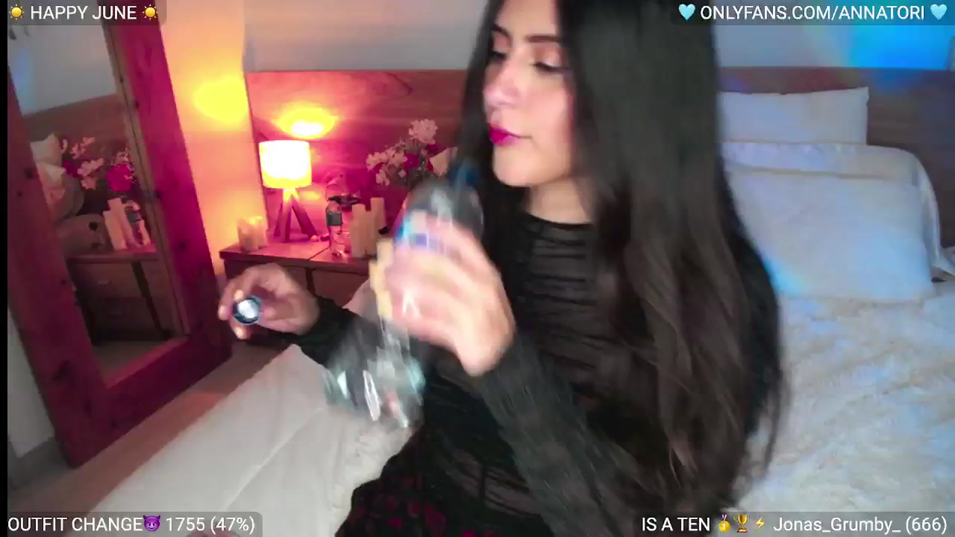 Gallery image thumbnail from Insanna's myfreecams stream on, 06/08/2024, 03:32 image 16 of 20