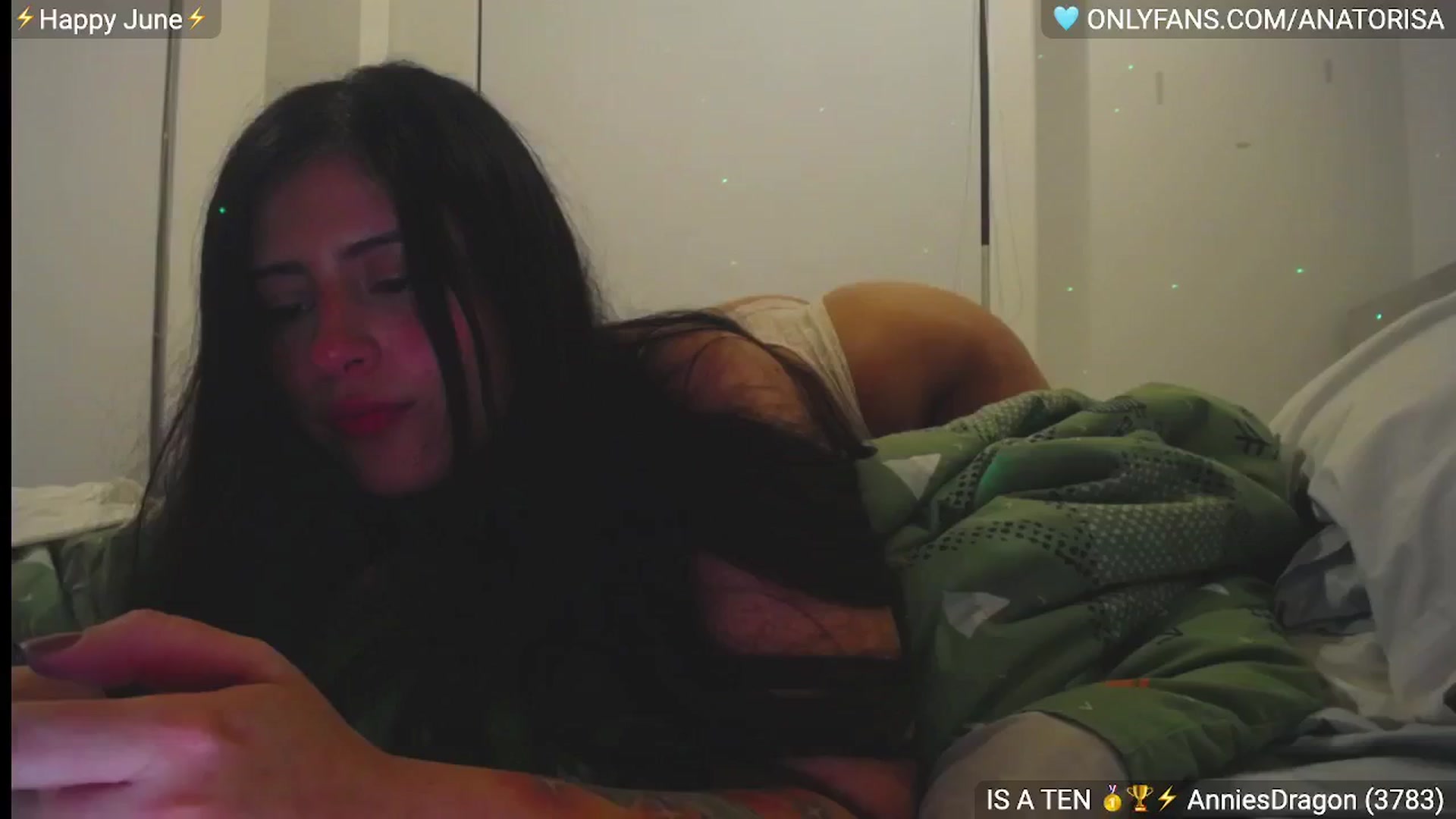 Gallery image thumbnail from Insanna's myfreecams stream on, 06/16/2024, 01:04 image 15 of 20