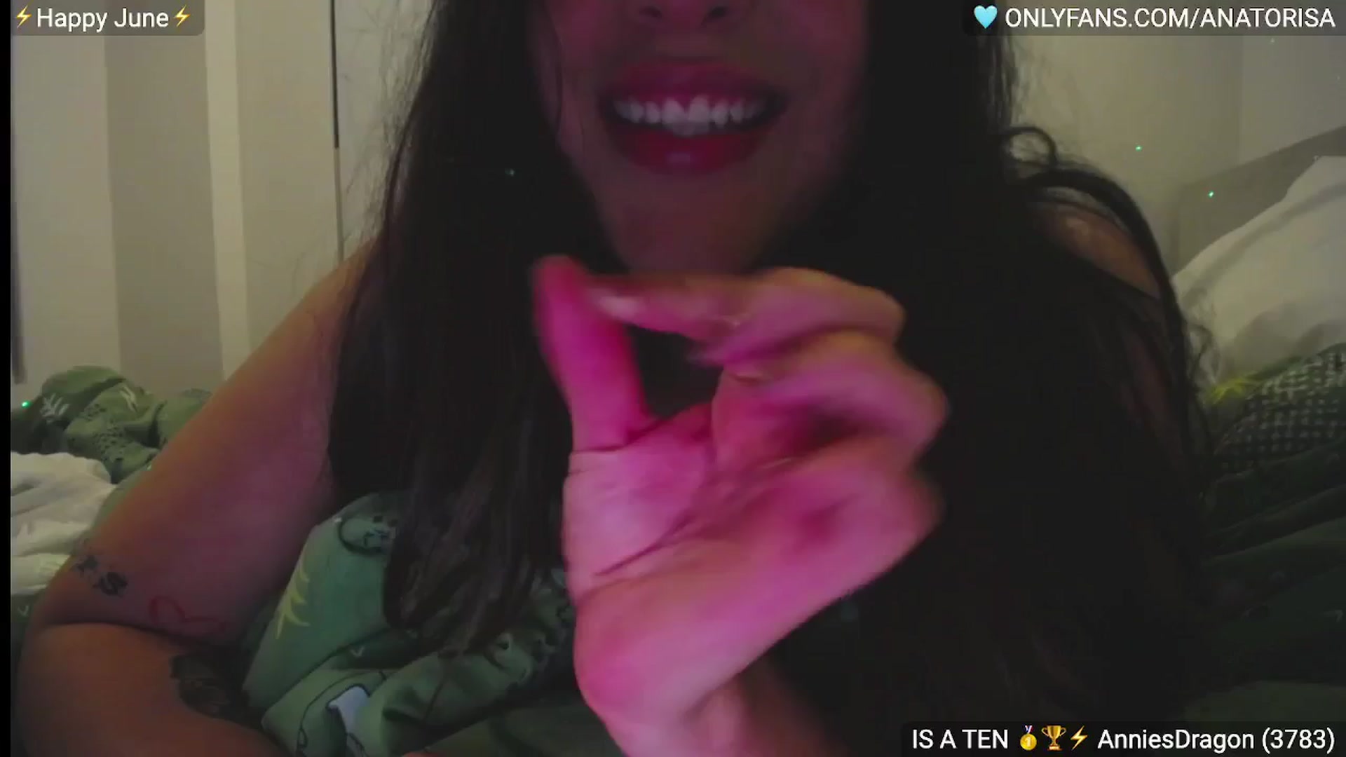 Gallery image thumbnail from Insanna's myfreecams stream on, 06/16/2024, 01:04 image 20 of 20