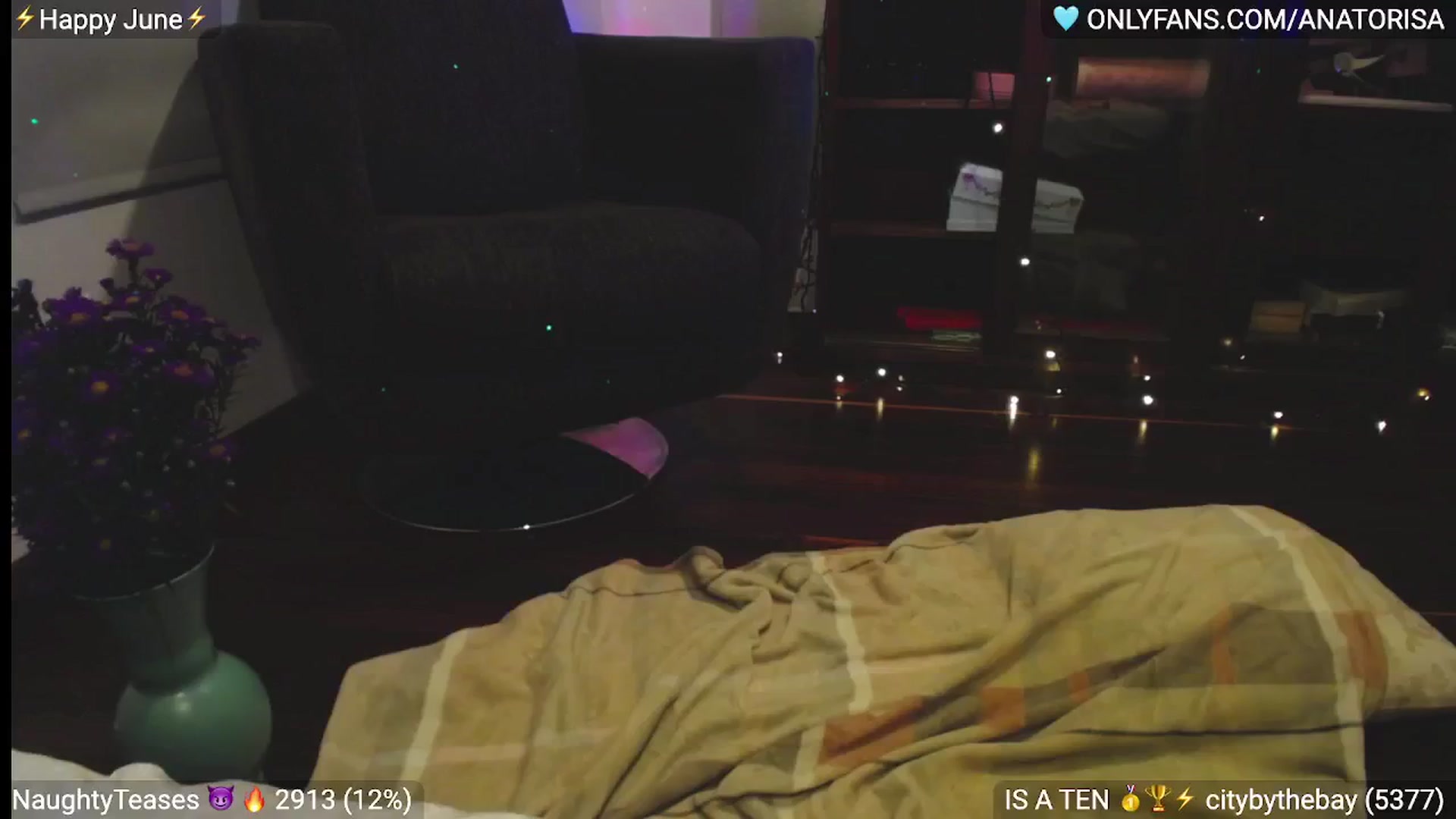 Gallery image thumbnail from Insanna's myfreecams stream on, 06/22/2024, 03:01 image 19 of 20