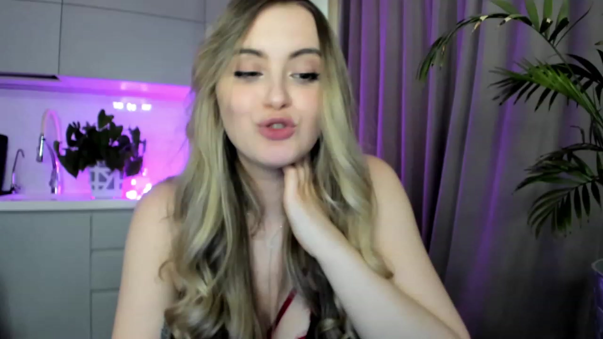 Gallery image thumbnail from InsatiableFox's myfreecams stream on, 02/25/2023, 09:06 image 7 of 20