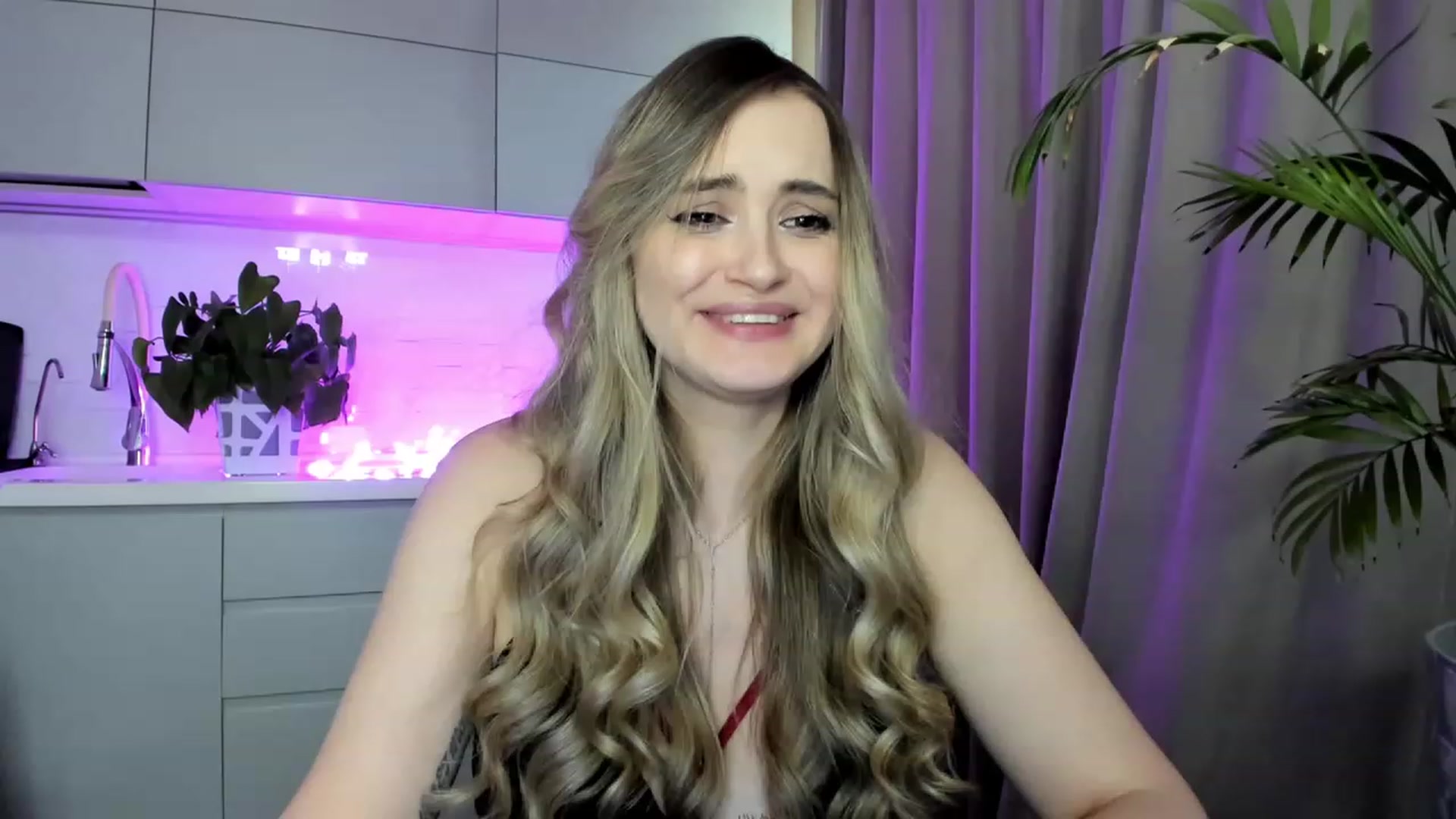 Gallery image thumbnail from InsatiableFox's myfreecams stream on, 02/25/2023, 09:06 image 15 of 20