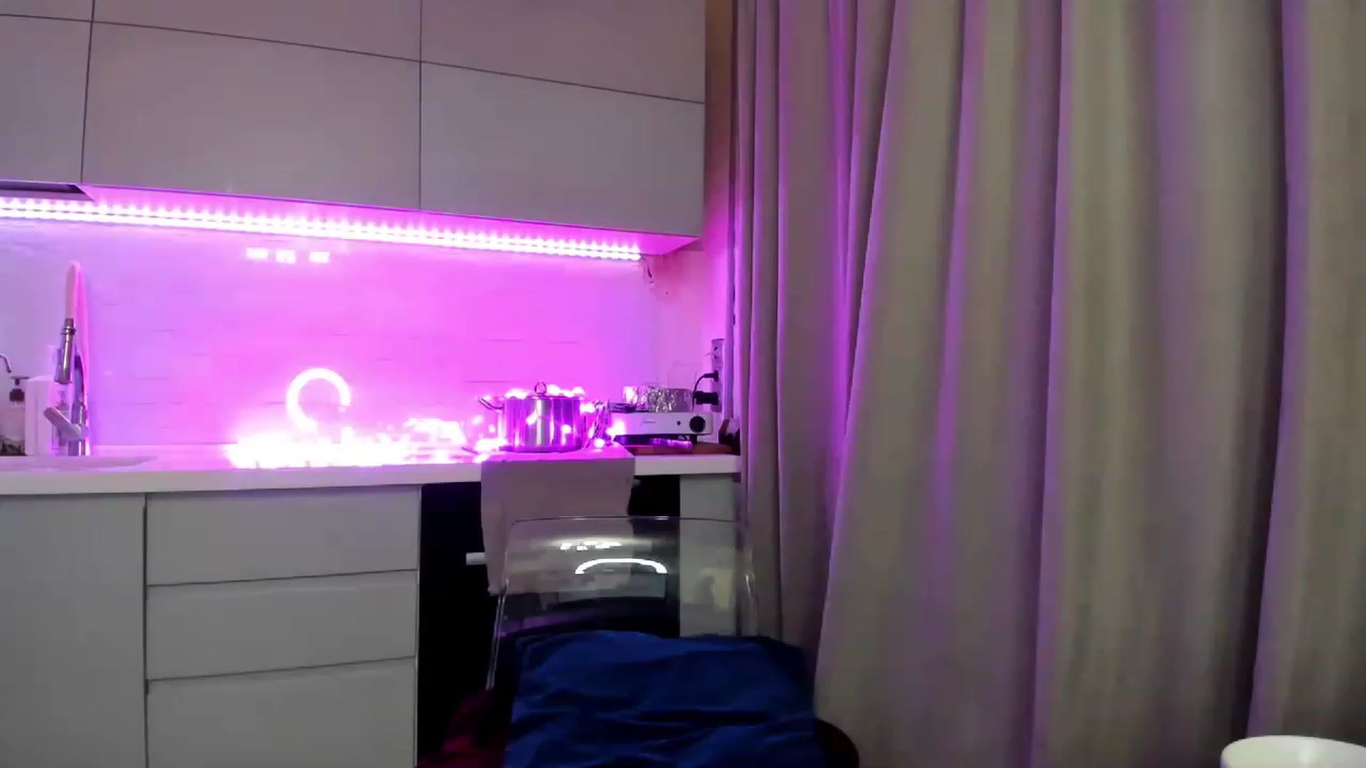 Gallery image thumbnail from InsatiableFox's myfreecams stream on, 07/29/2023, 18:32 image 5 of 20