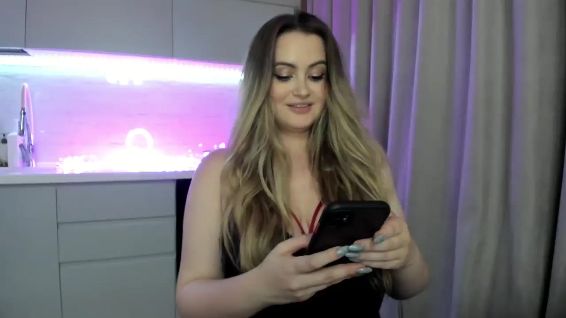 Gallery image thumbnail from InsatiableFox's myfreecams stream on, 07/30/2023, 19:06 image 18 of 20