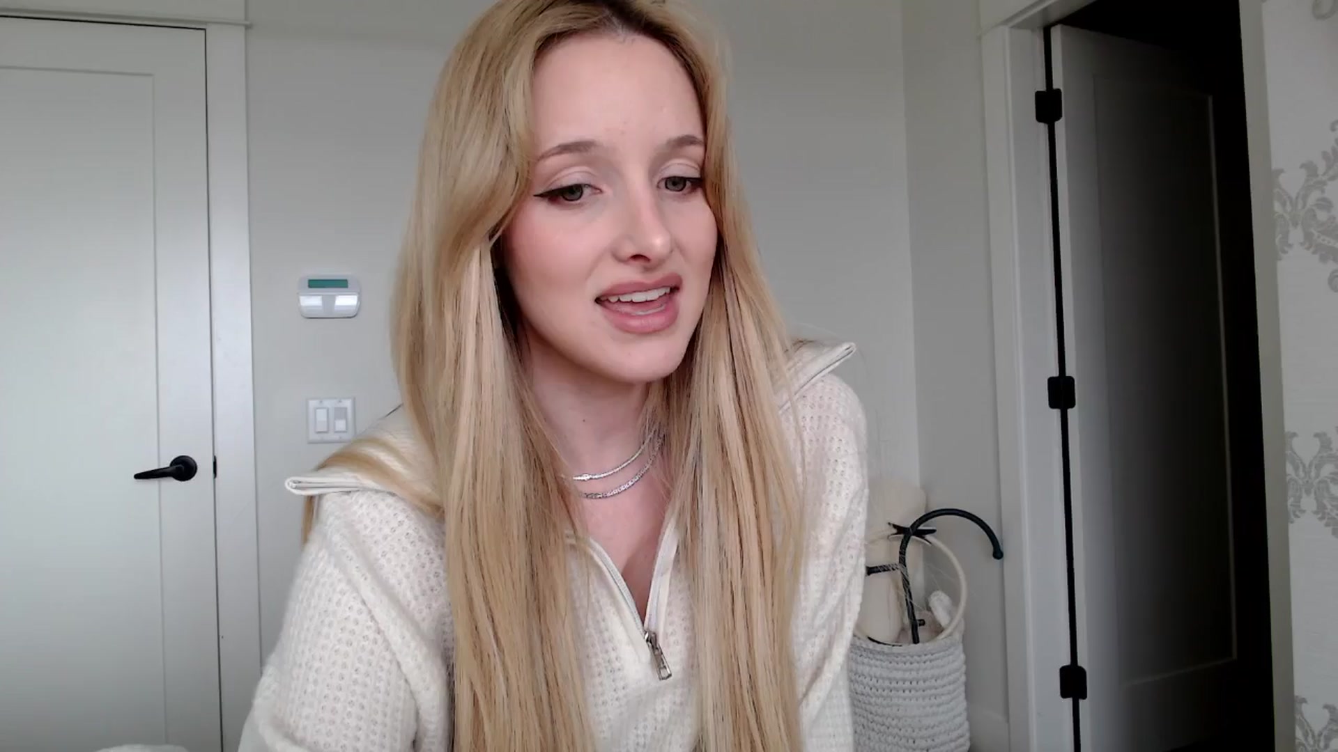 Gallery image thumbnail from Instagram's myfreecams stream on, 03/25/2026, 22:27 image 1 of 20