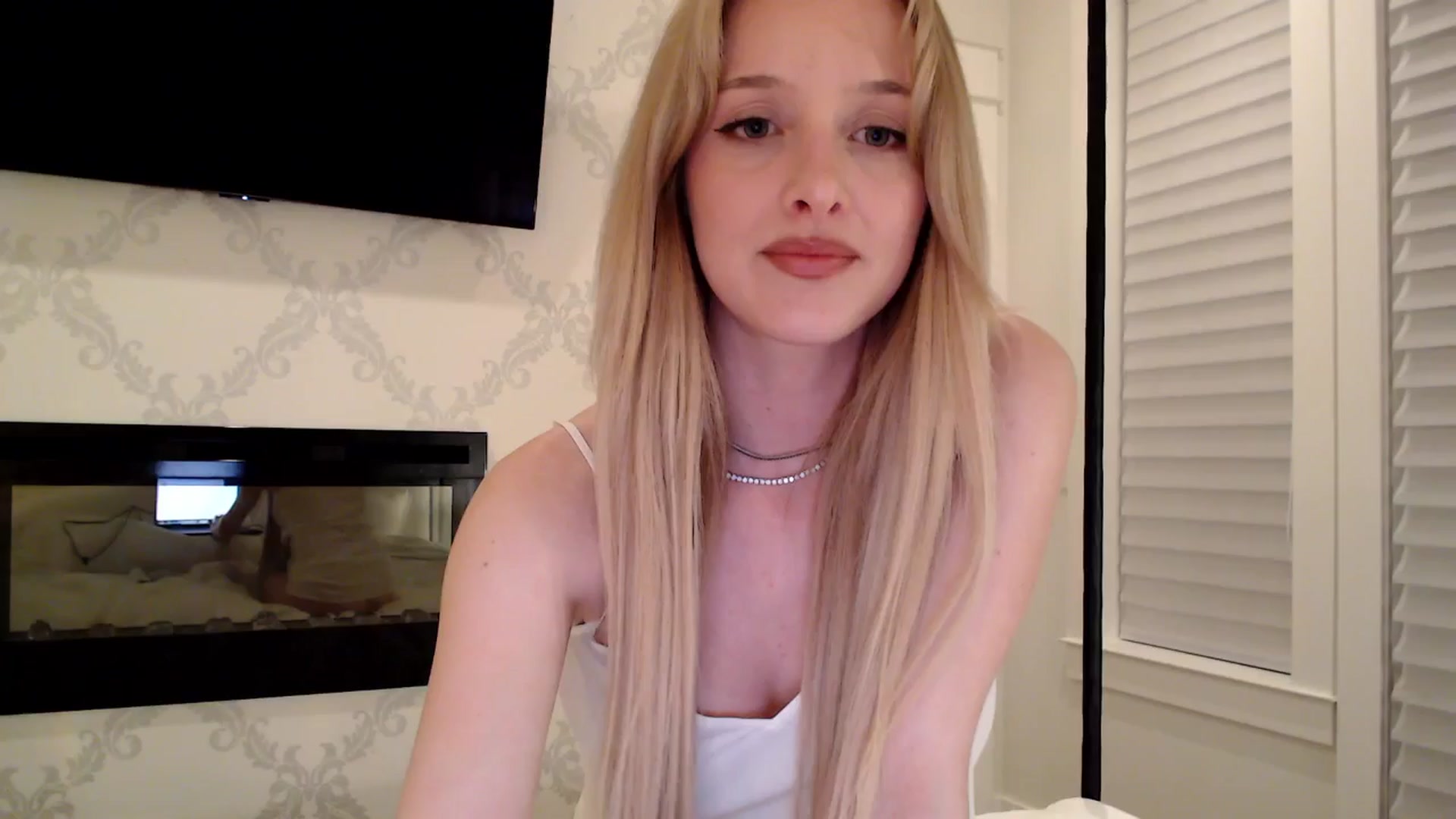 Gallery image thumbnail from Instagram's myfreecams stream on, 03/26/2026, 04:47 image 4 of 20