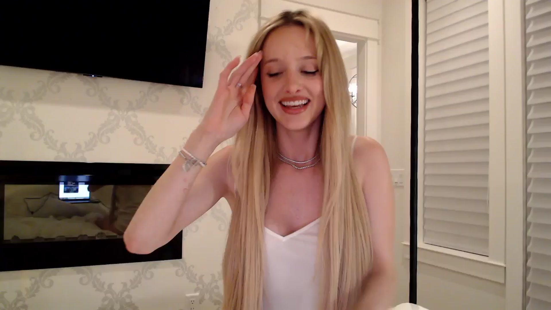 Gallery image thumbnail from Instagram's myfreecams stream on, 03/26/2026, 04:47 image 10 of 20