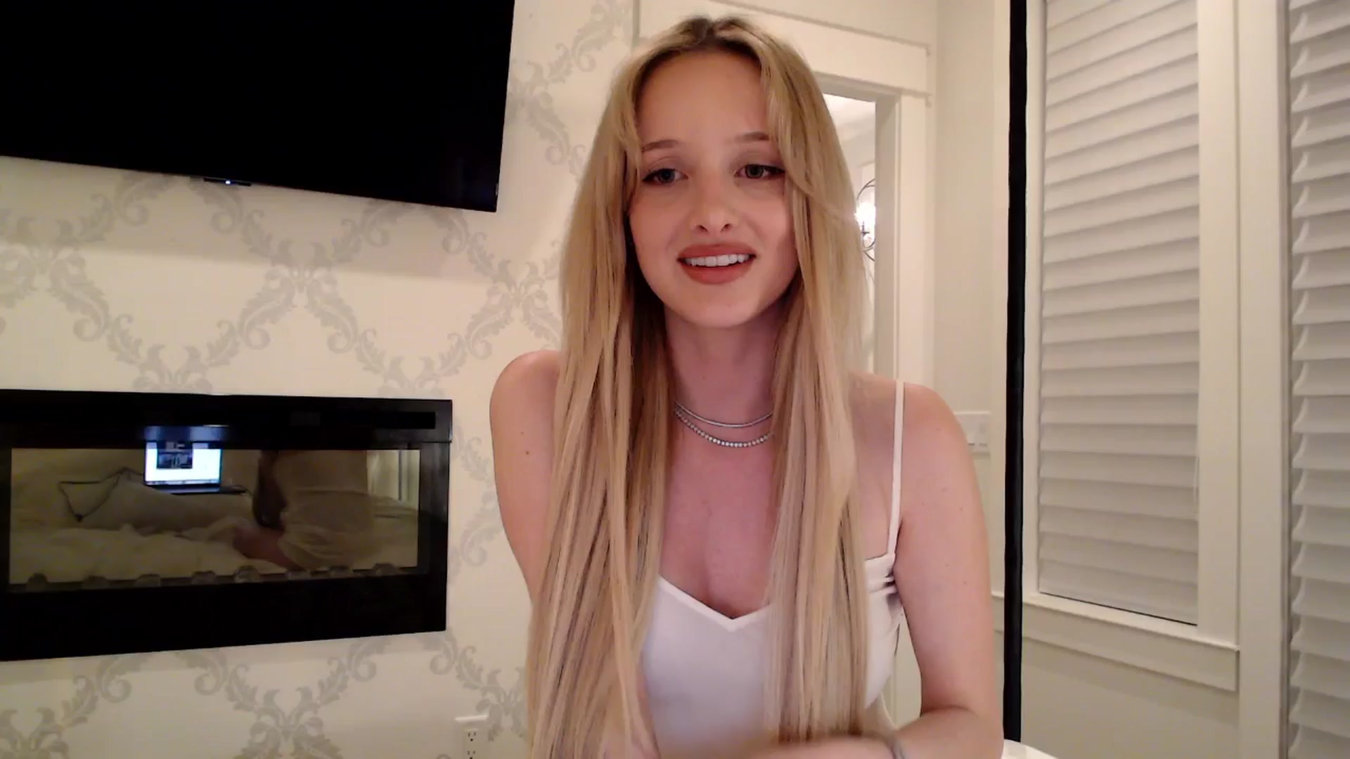 Gallery image thumbnail from Instagram's myfreecams stream on, 03/26/2026, 04:47 image 16 of 20