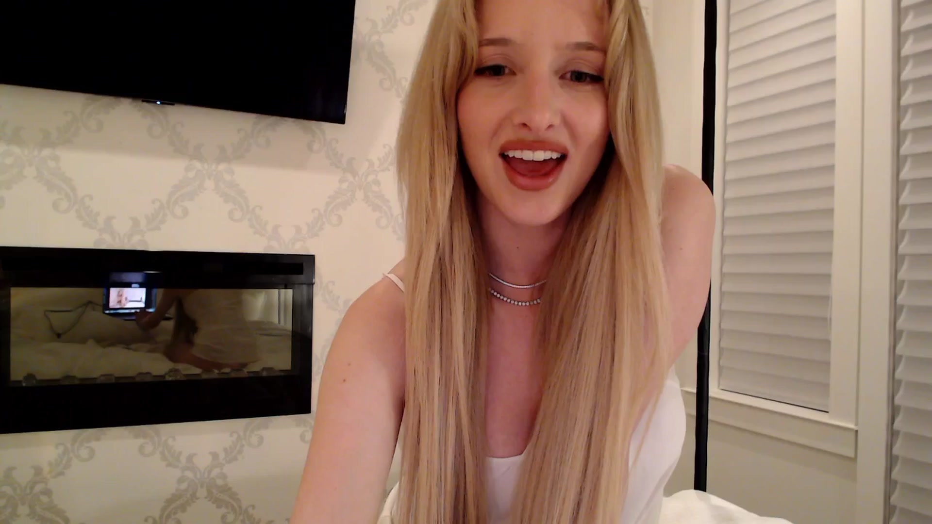 Gallery image thumbnail from Instagram's myfreecams stream on, 03/26/2026, 04:47 image 15 of 20