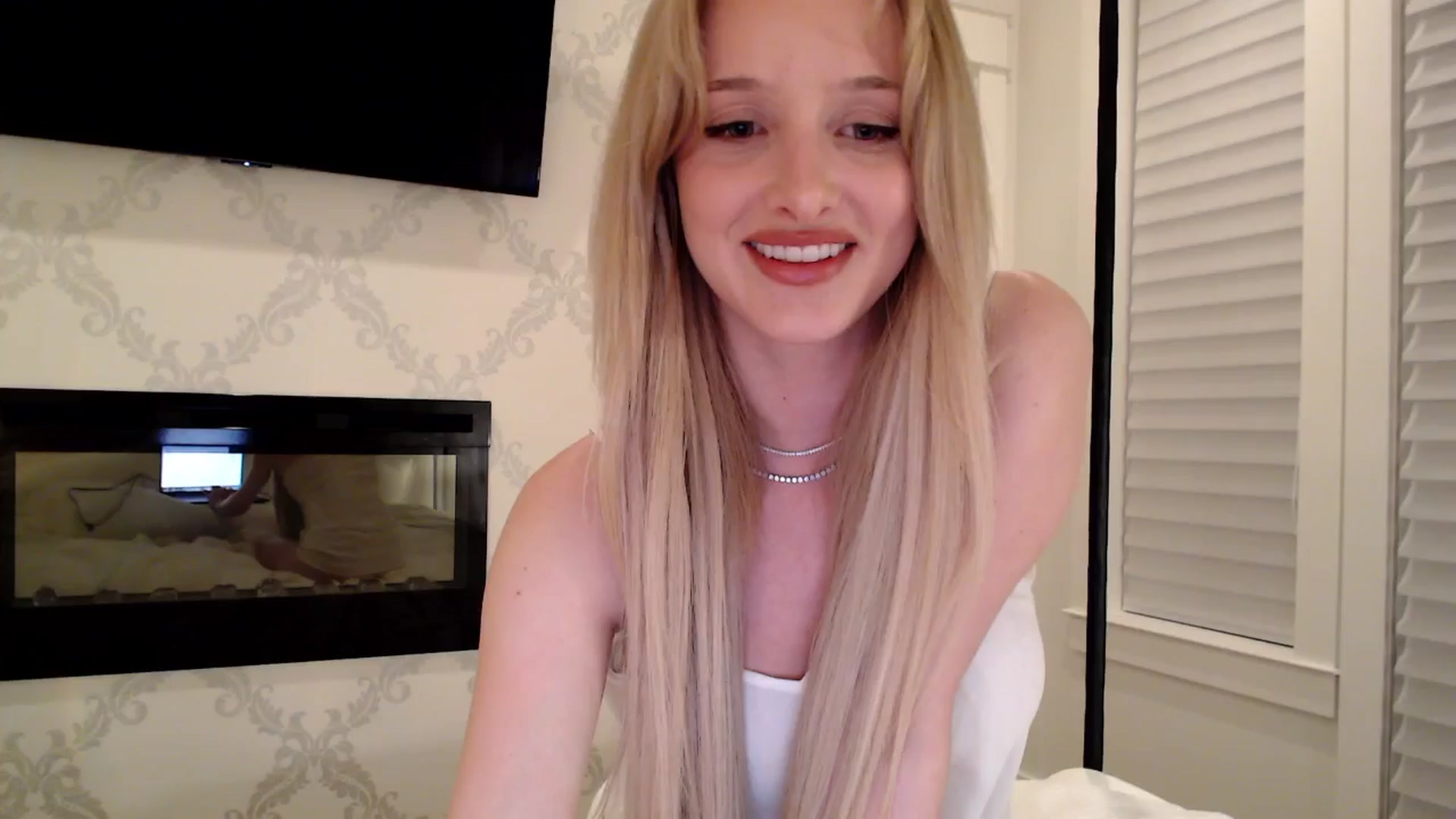 Gallery image thumbnail from Instagram's myfreecams stream on, 03/26/2026, 04:47 image 13 of 20