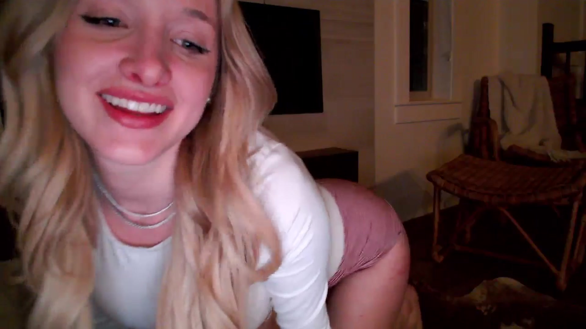 Gallery image thumbnail from Instagram's myfreecams stream on, 03/29/2026, 07:54 image 12 of 20