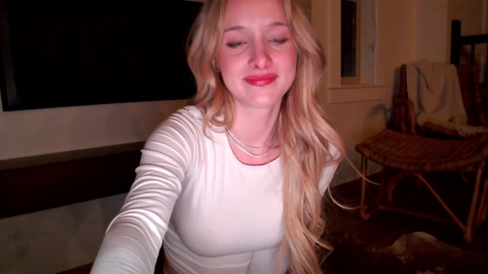 Gallery image thumbnail from Instagram's myfreecams stream on, 03/29/2026, 07:54 image 11 of 20