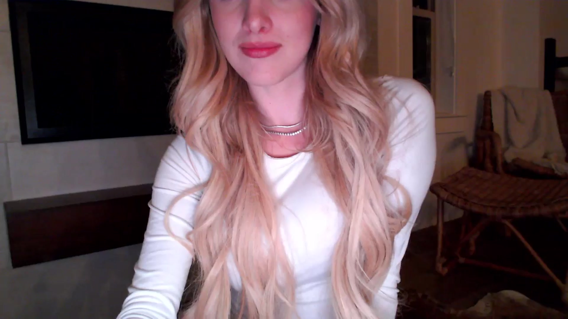 Gallery image thumbnail from Instagram's myfreecams stream on, 03/29/2026, 07:54 image 8 of 20