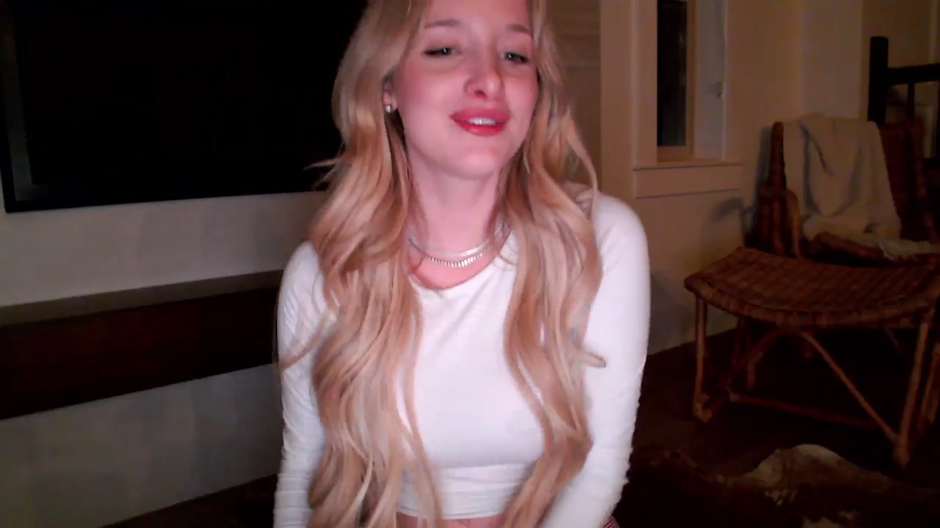Gallery image thumbnail from Instagram's myfreecams stream on, 03/29/2026, 07:54 image 9 of 20