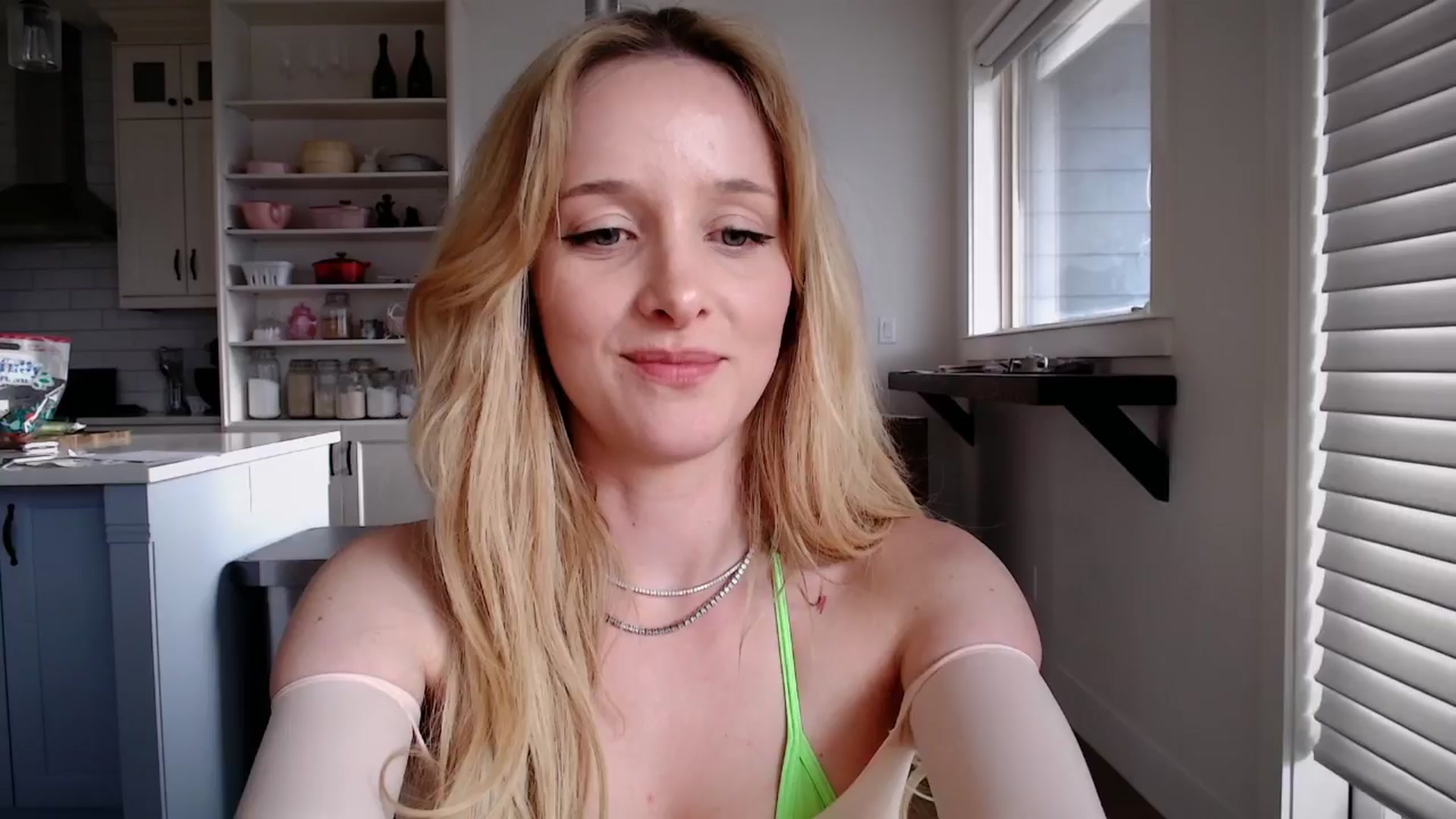 Gallery image thumbnail from Instagram's myfreecams stream on, 04/04/2026, 01:29 image 11 of 20