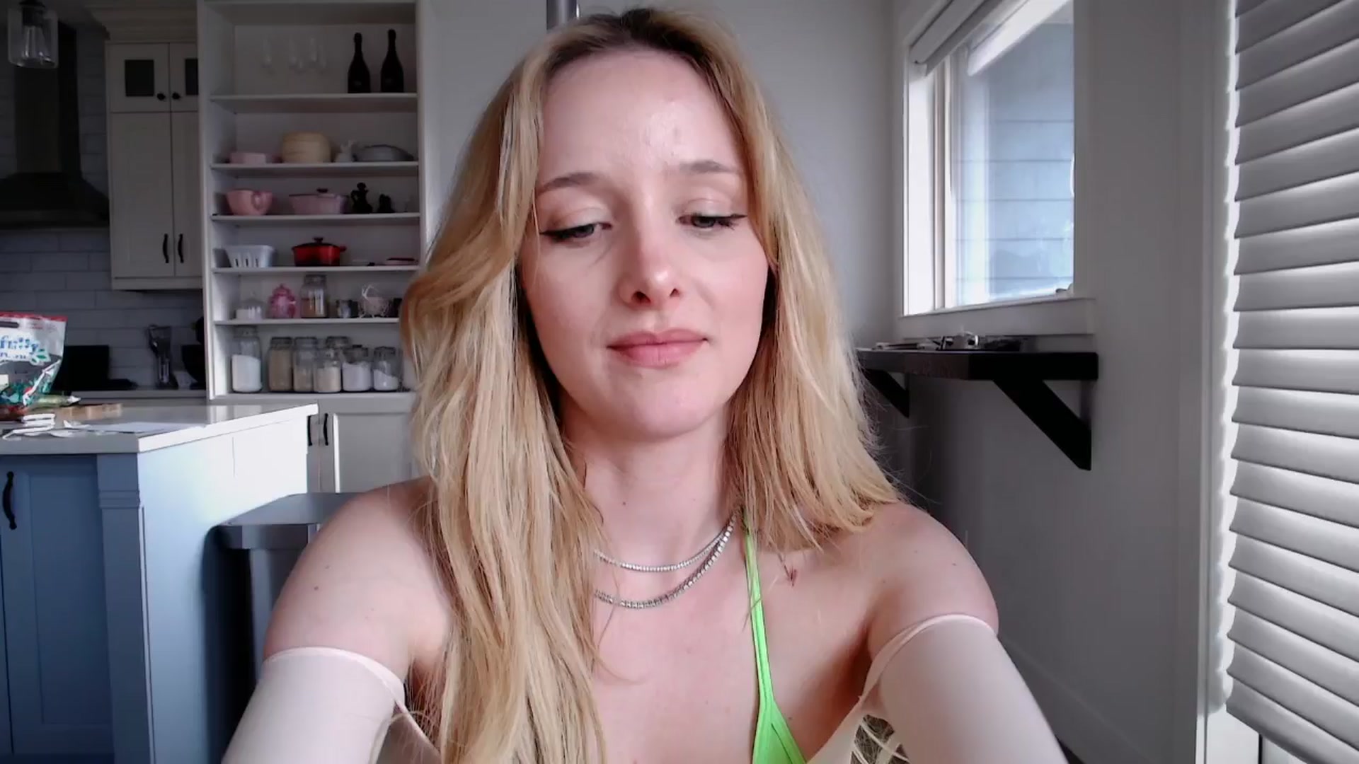 Gallery image thumbnail from Instagram's myfreecams stream on, 04/04/2026, 01:29 image 12 of 20