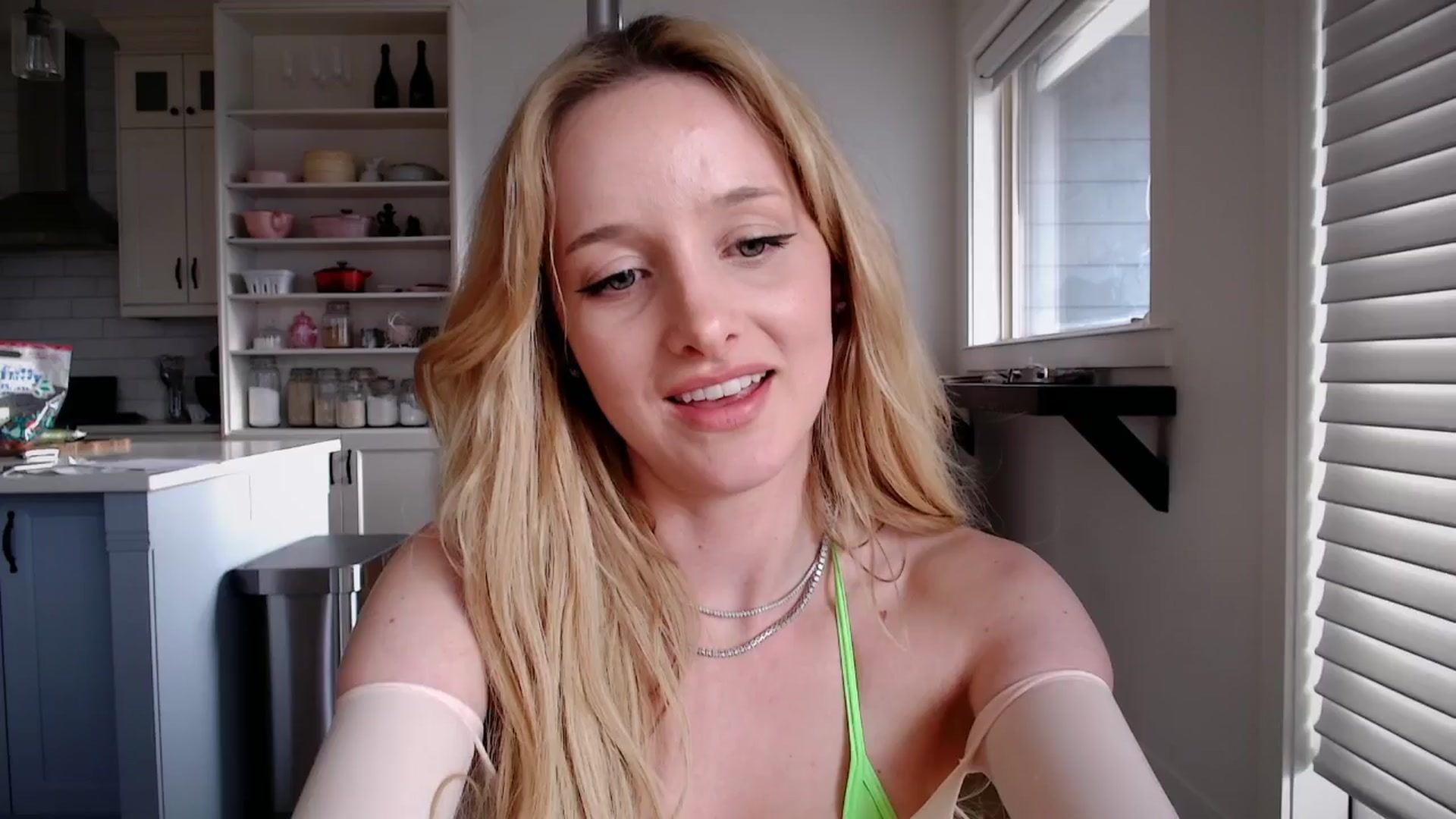 Gallery image thumbnail from Instagram's myfreecams stream on, 04/04/2026, 01:29 image 9 of 20