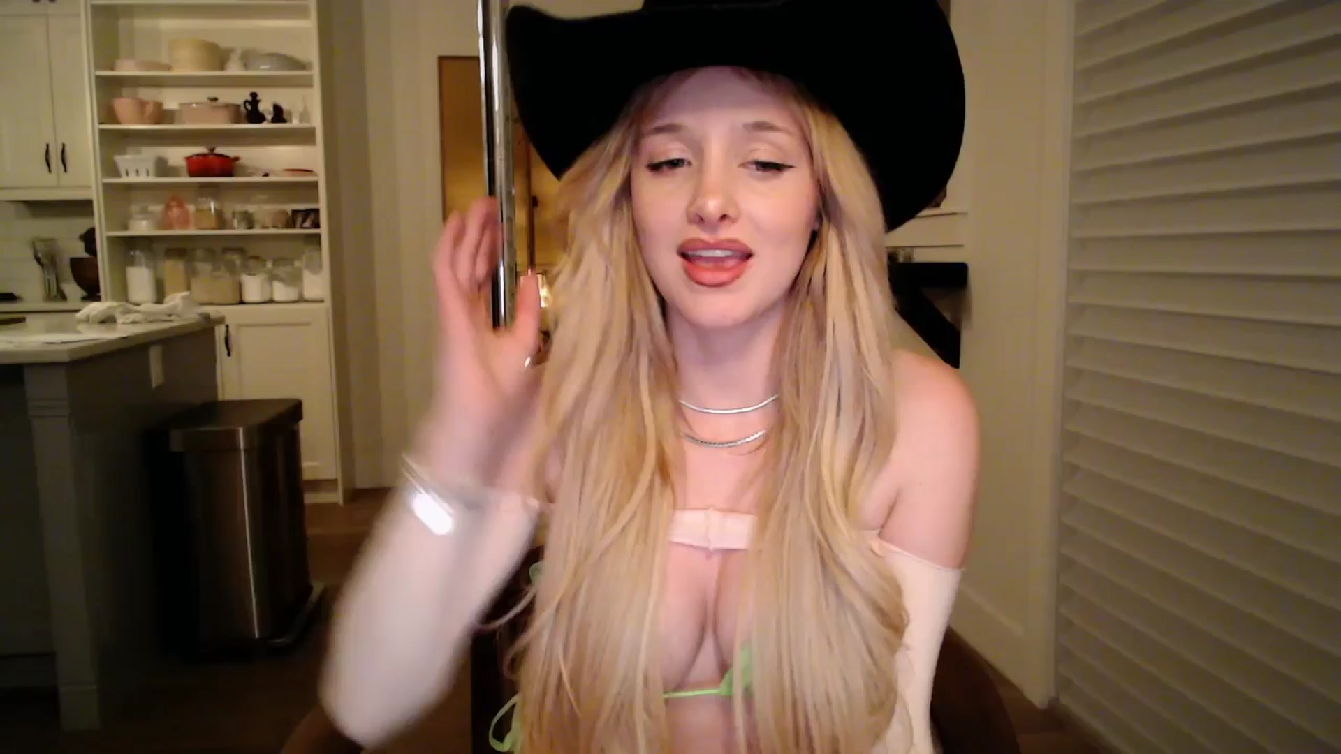 Gallery image thumbnail from Instagram's myfreecams stream on, 04/04/2026, 06:43 image 11 of 20
