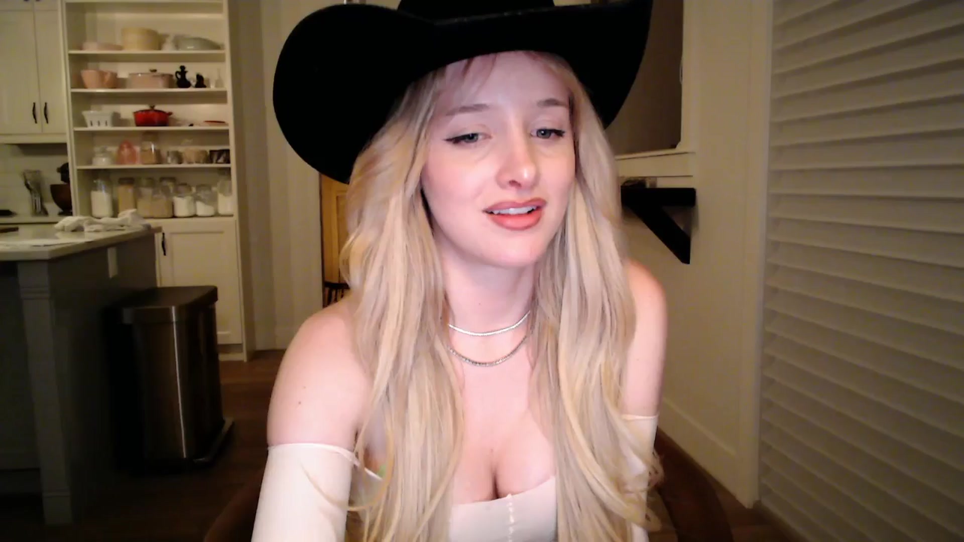 Gallery image thumbnail from Instagram's myfreecams stream on, 04/04/2026, 06:43 image 16 of 20
