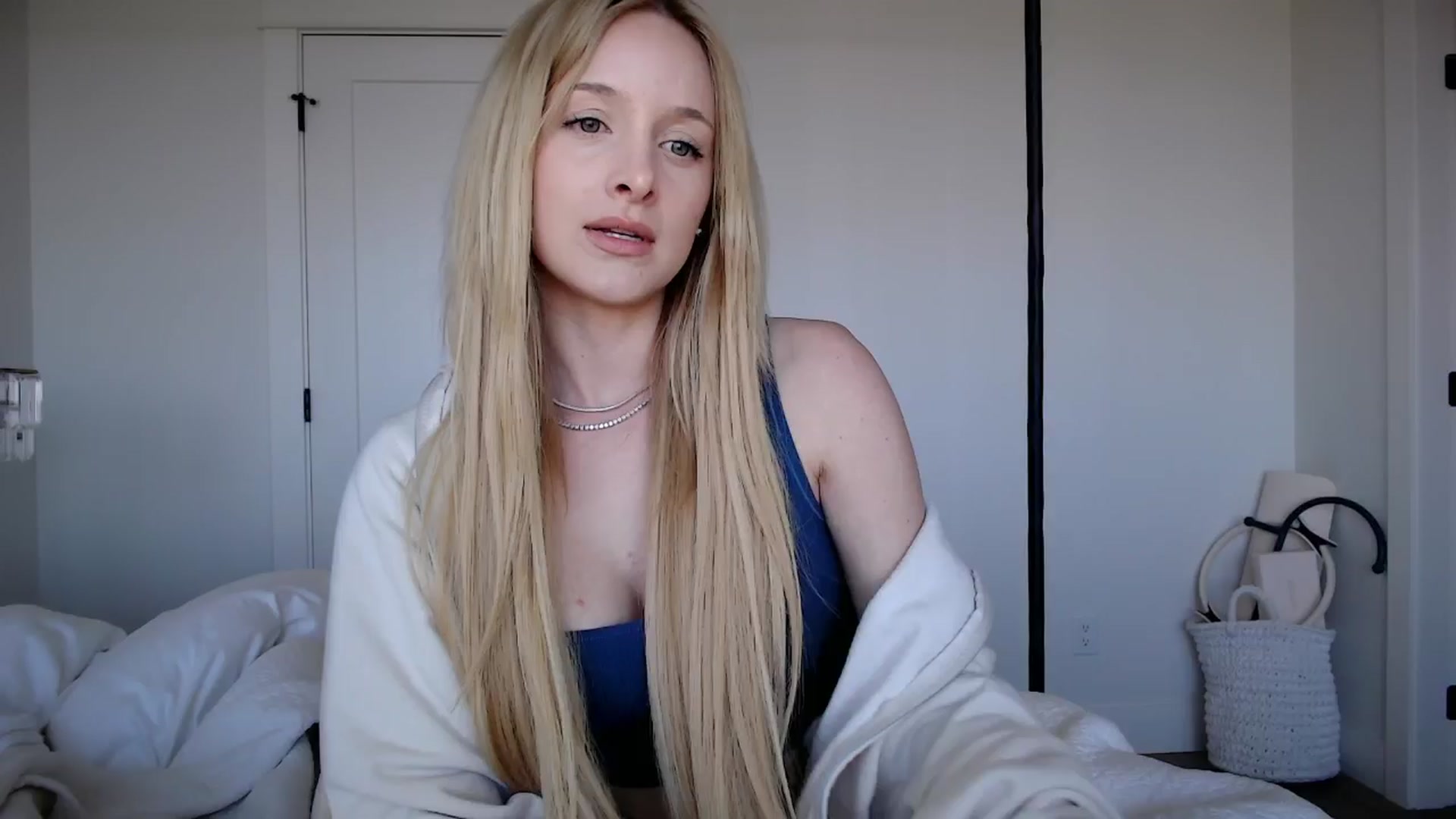 Gallery image thumbnail from Instagram's myfreecams stream on, 04/08/2026, 18:39 image 1 of 20