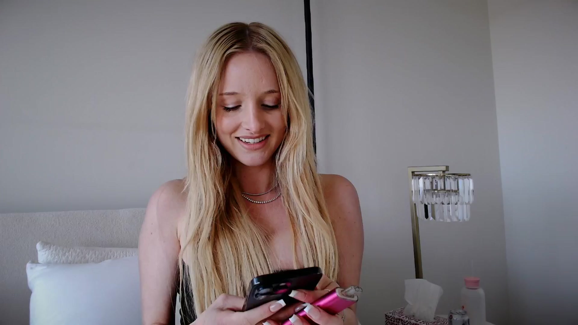 Gallery image thumbnail from Instagram's myfreecams stream on, 04/09/2026, 20:17 image 20 of 20