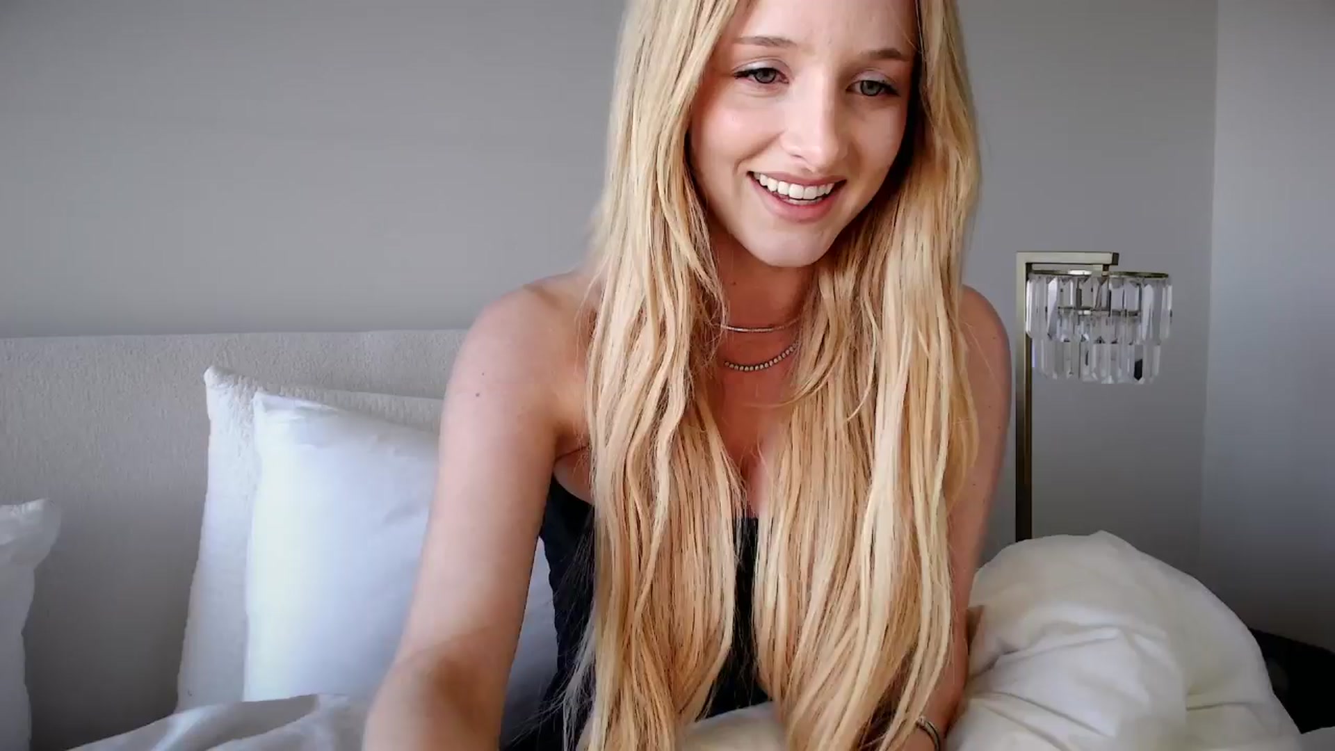 Gallery image thumbnail from Instagram's myfreecams stream on, 04/09/2026, 20:17 image 3 of 20