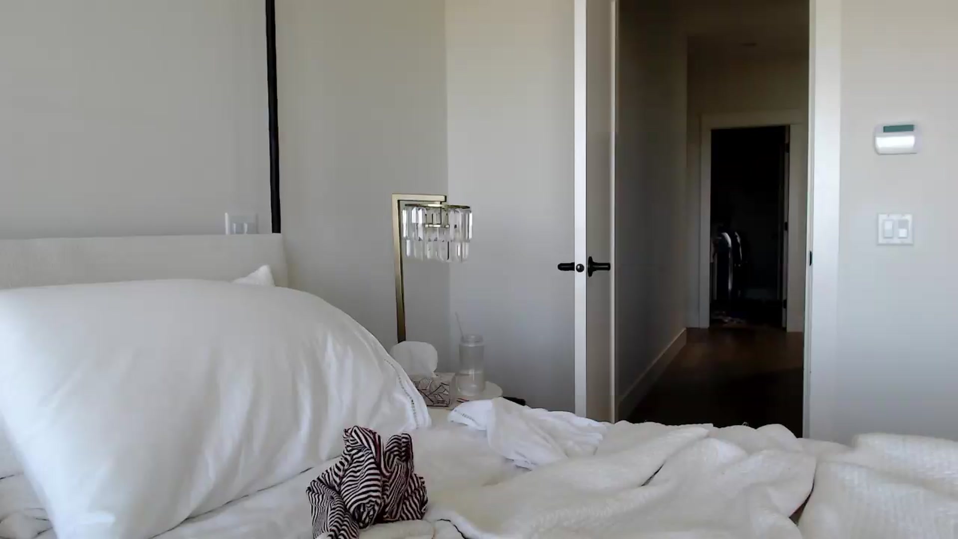 Gallery image thumbnail from Instagram's myfreecams stream on, 05/04/2026, 19:35 image 3 of 20
