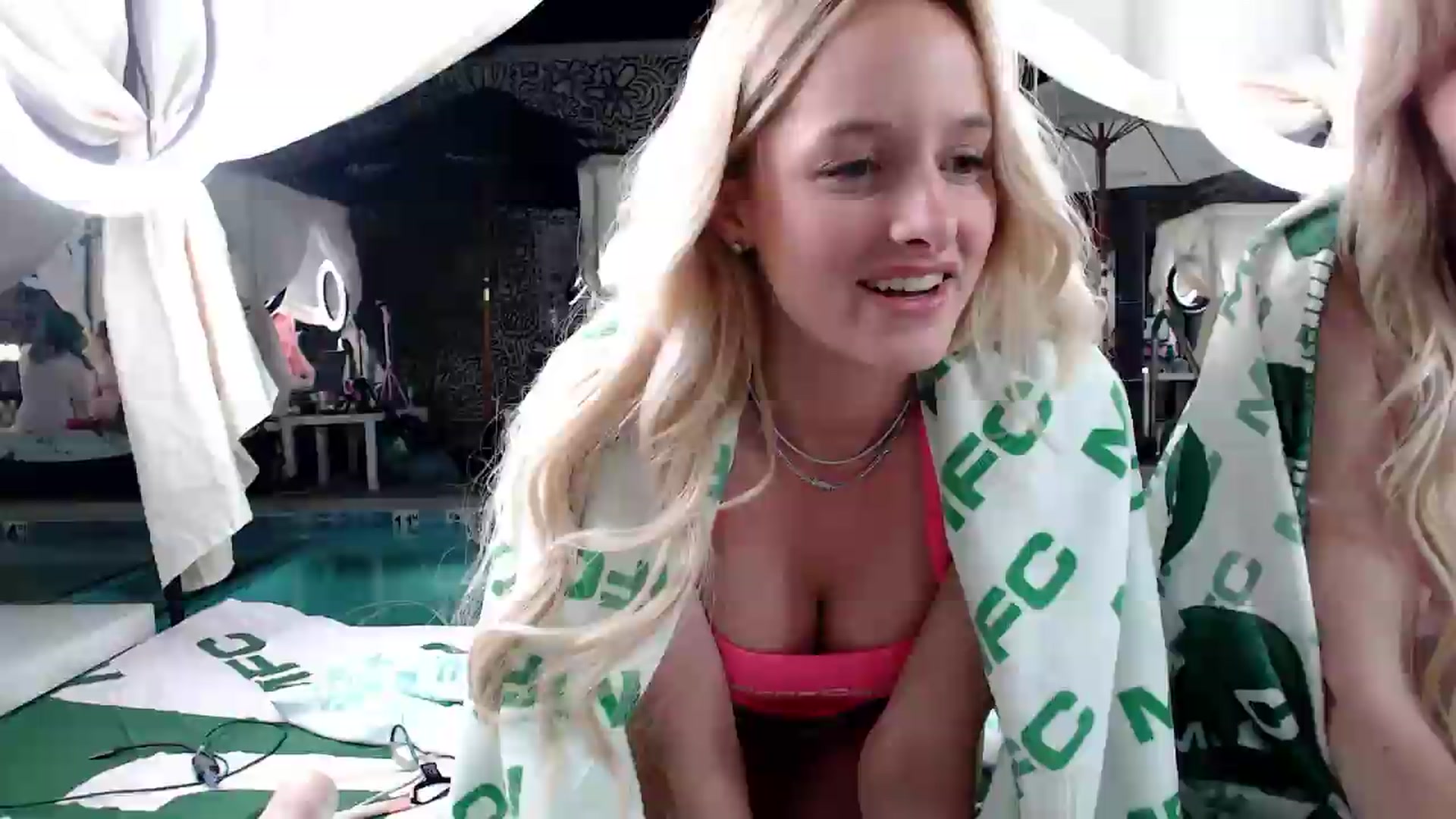 Gallery image thumbnail from Instagram's myfreecams stream on, 05/19/2026, 04:01 image 6 of 20