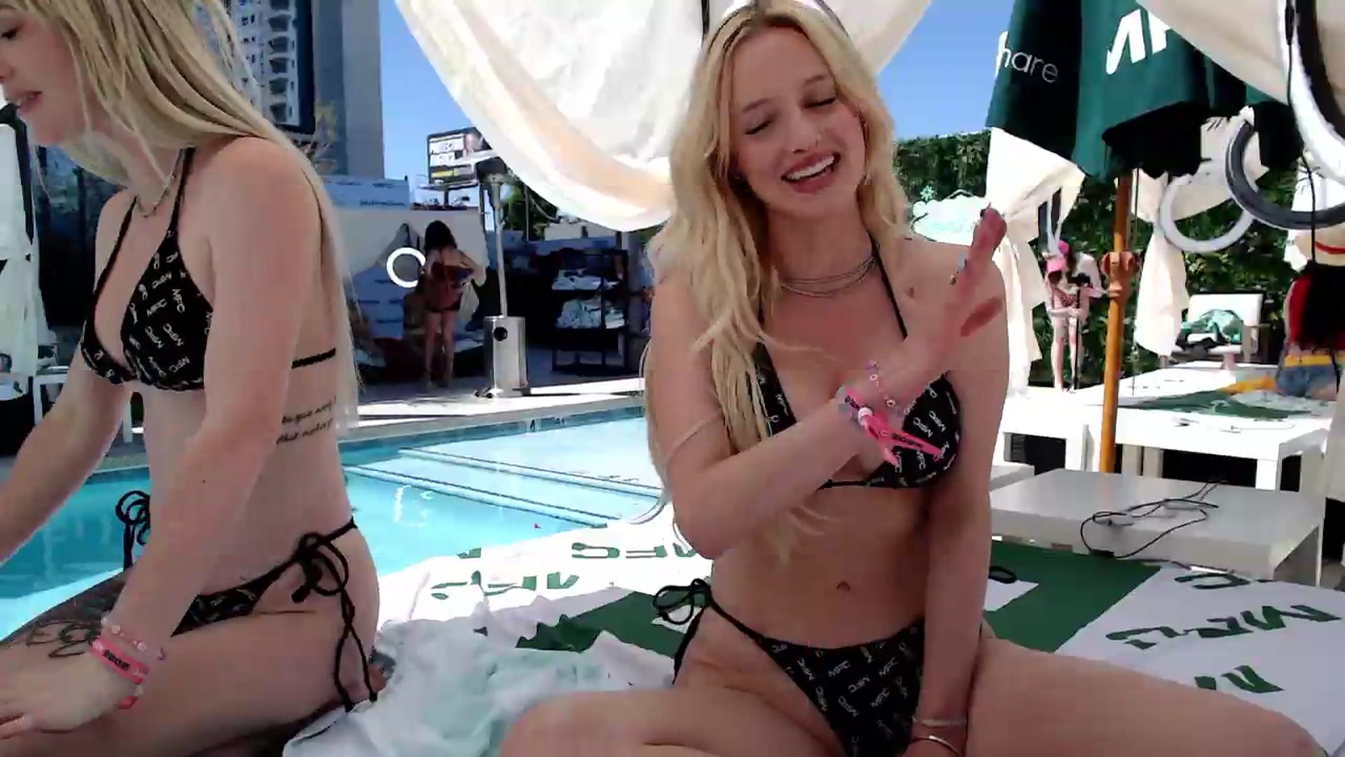 Gallery image thumbnail from Instagram's myfreecams stream on, 05/19/2026, 22:02 image 13 of 20