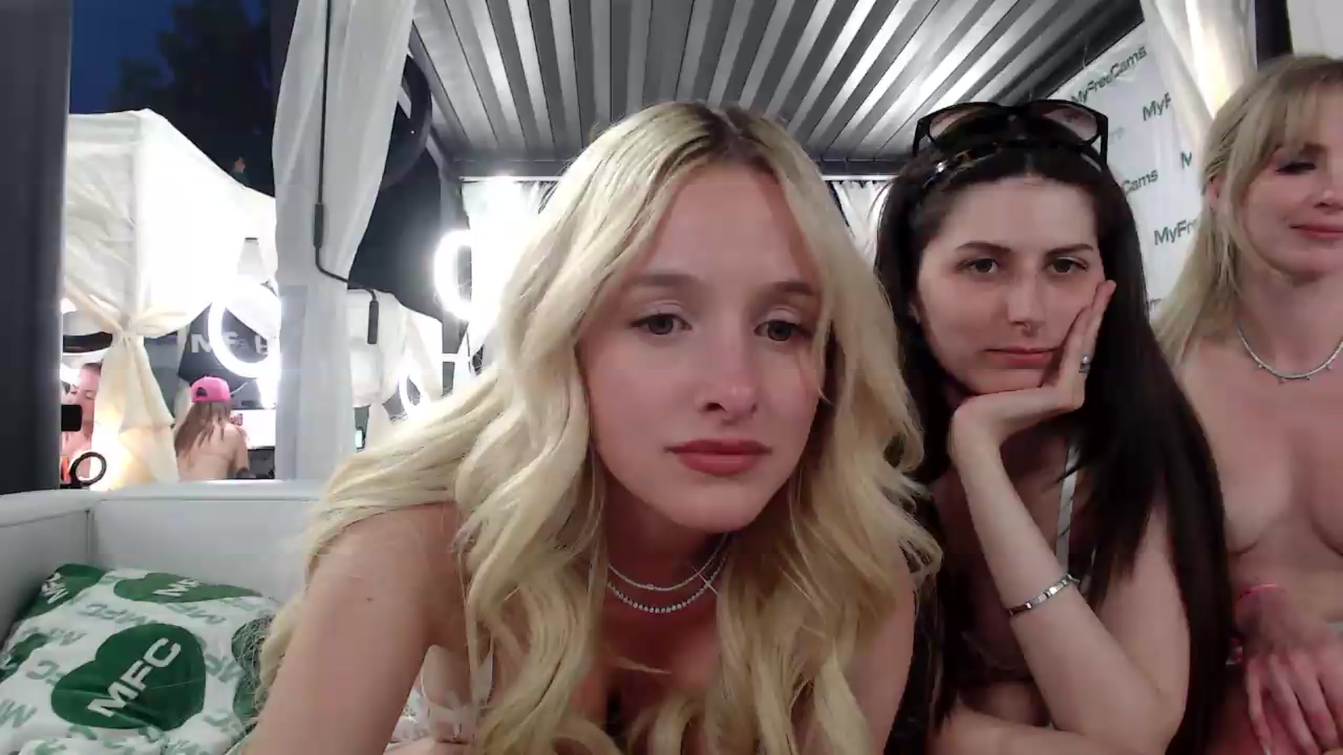 Gallery image thumbnail from Instagram's myfreecams stream on, 05/21/2026, 03:15 image 17 of 20