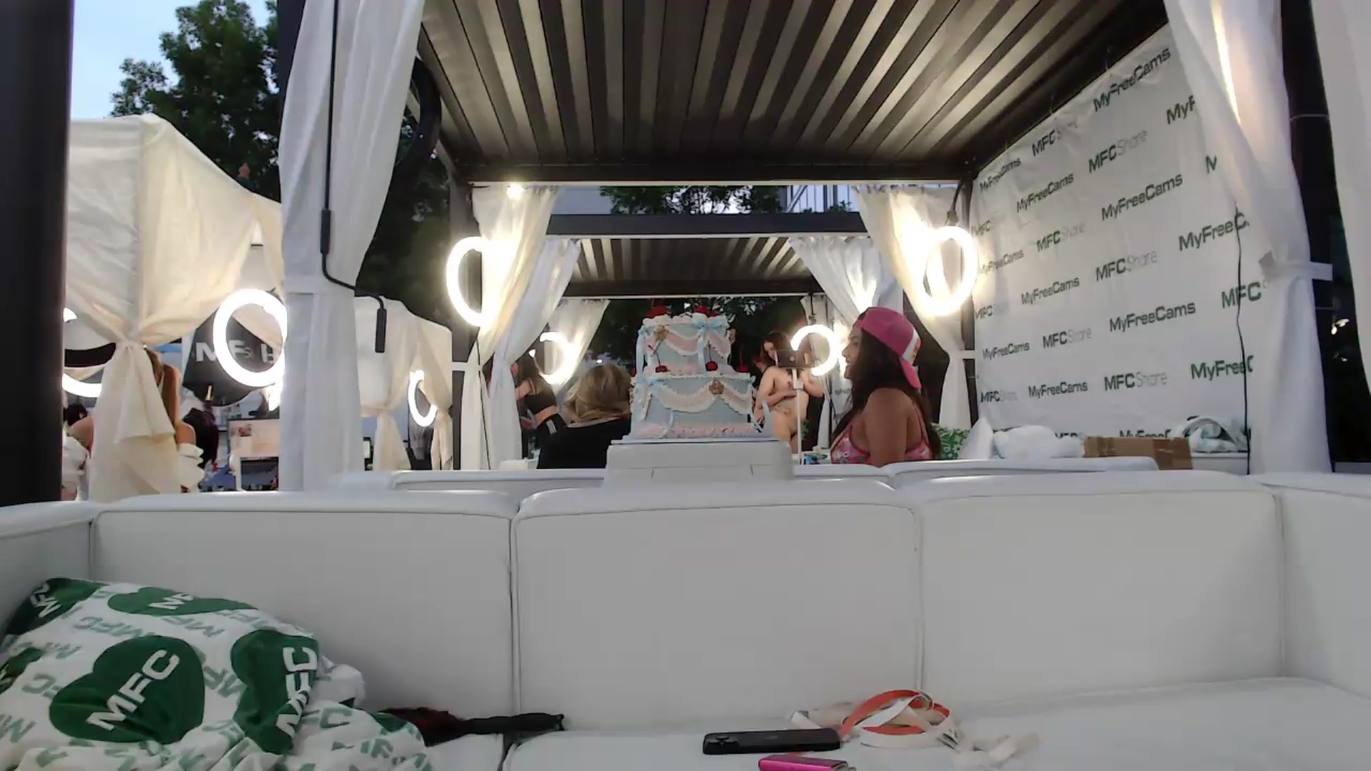 Gallery image thumbnail from Instagram's myfreecams stream on, 05/21/2026, 03:15 image 11 of 20