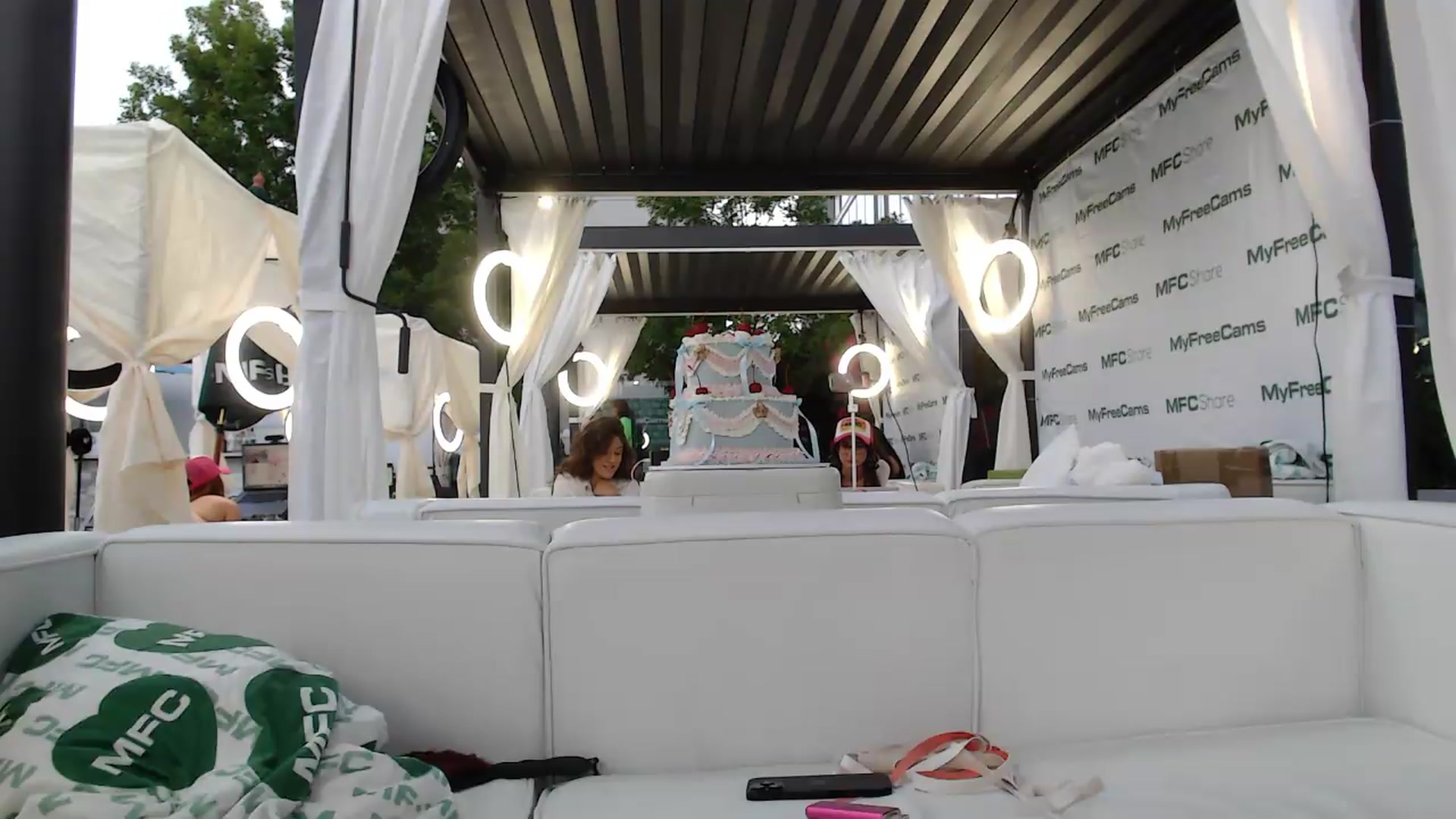 Gallery image thumbnail from Instagram's myfreecams stream on, 05/21/2026, 03:15 image 9 of 20