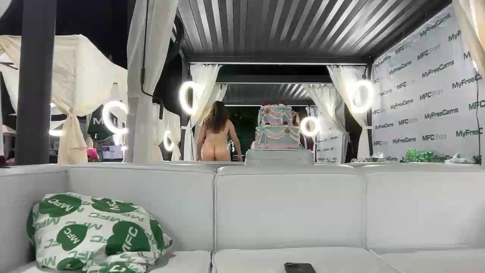 Gallery image thumbnail from Instagram's myfreecams stream on, 05/21/2026, 04:48 image 1 of 20