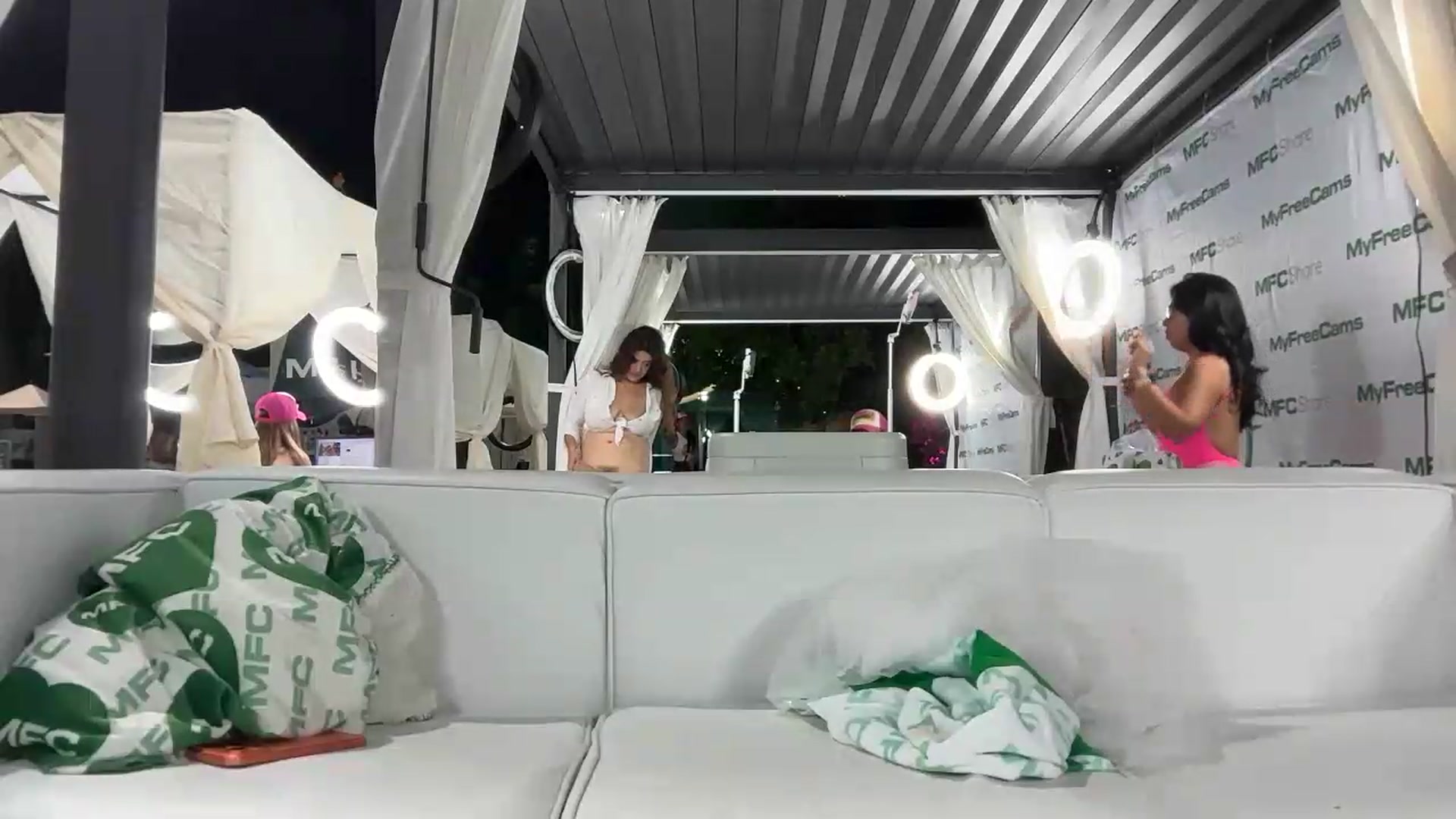 Gallery image thumbnail from Instagram's myfreecams stream on, 05/21/2026, 06:28 image 10 of 20