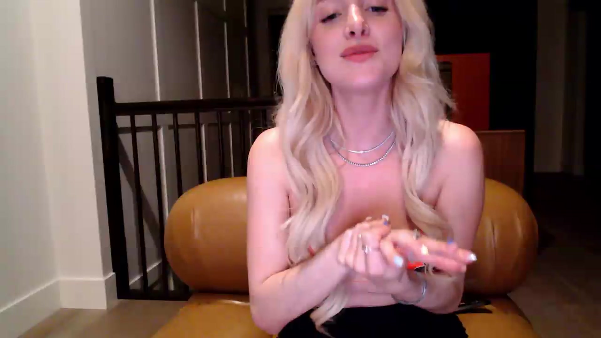Gallery image thumbnail from Instagram's myfreecams stream on, 05/26/2026, 05:50 image 7 of 20